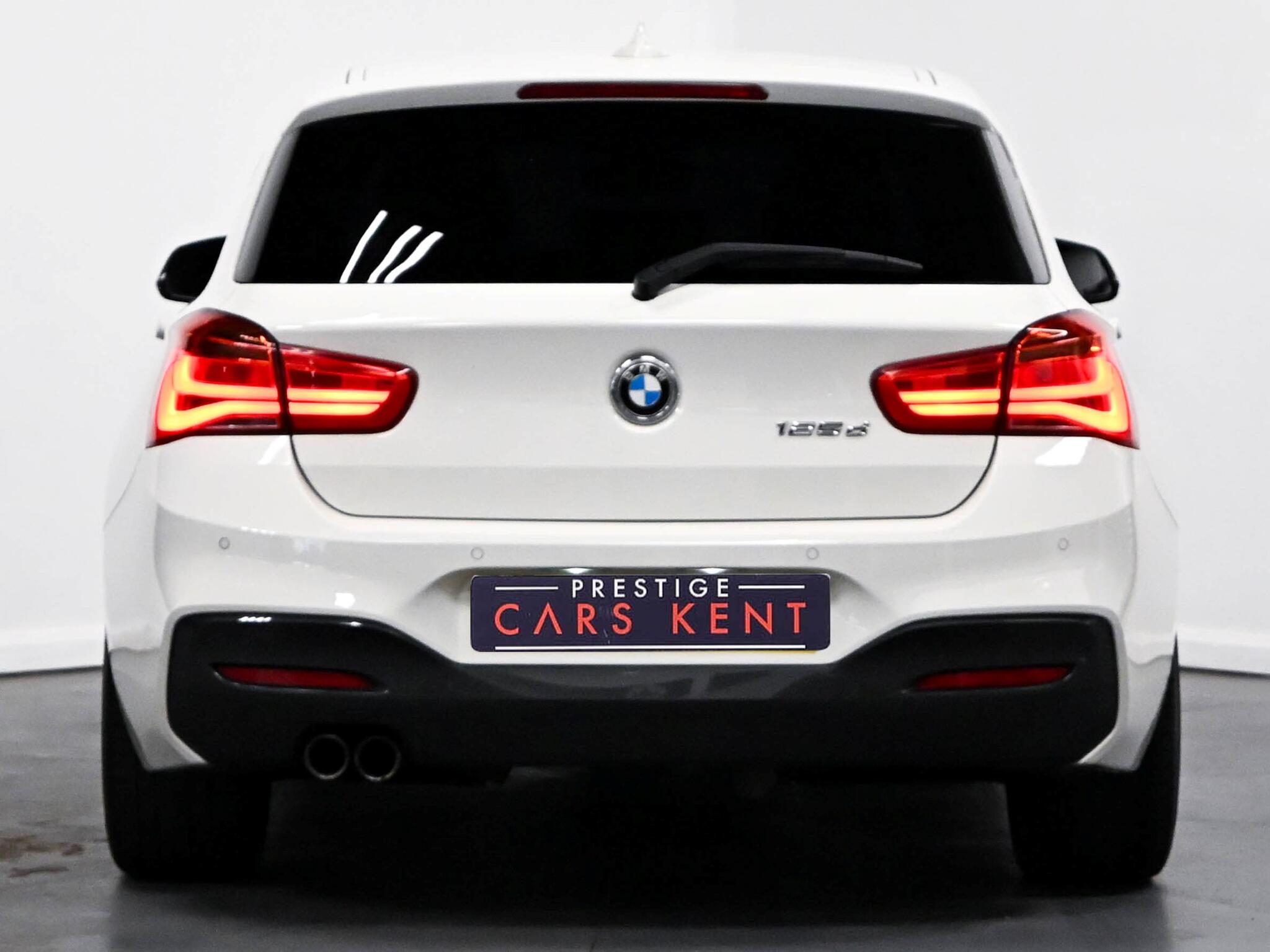 BMW 1 Series view 6