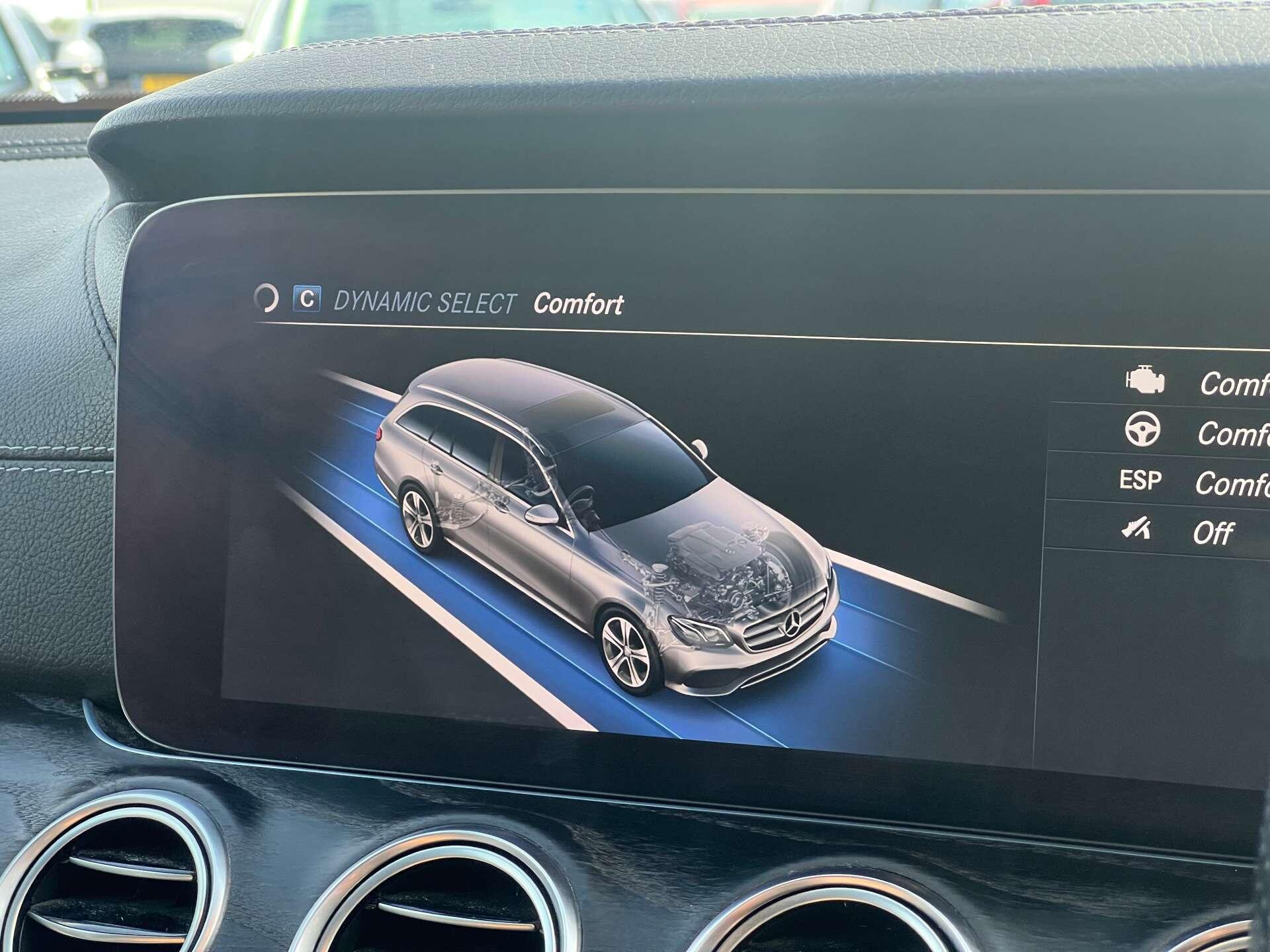 Mercedes-Benz E-Class view 24