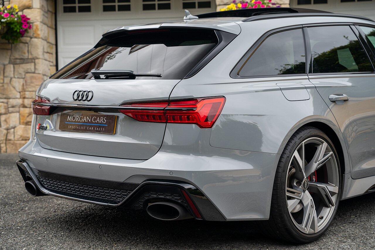 Audi RS6 view 14