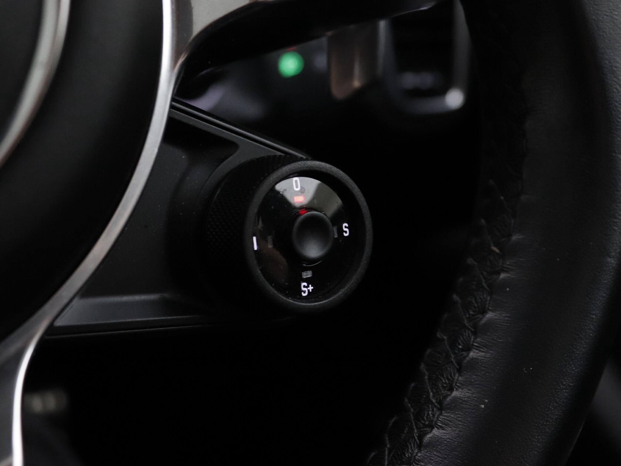 Porsche Cayenne view 34