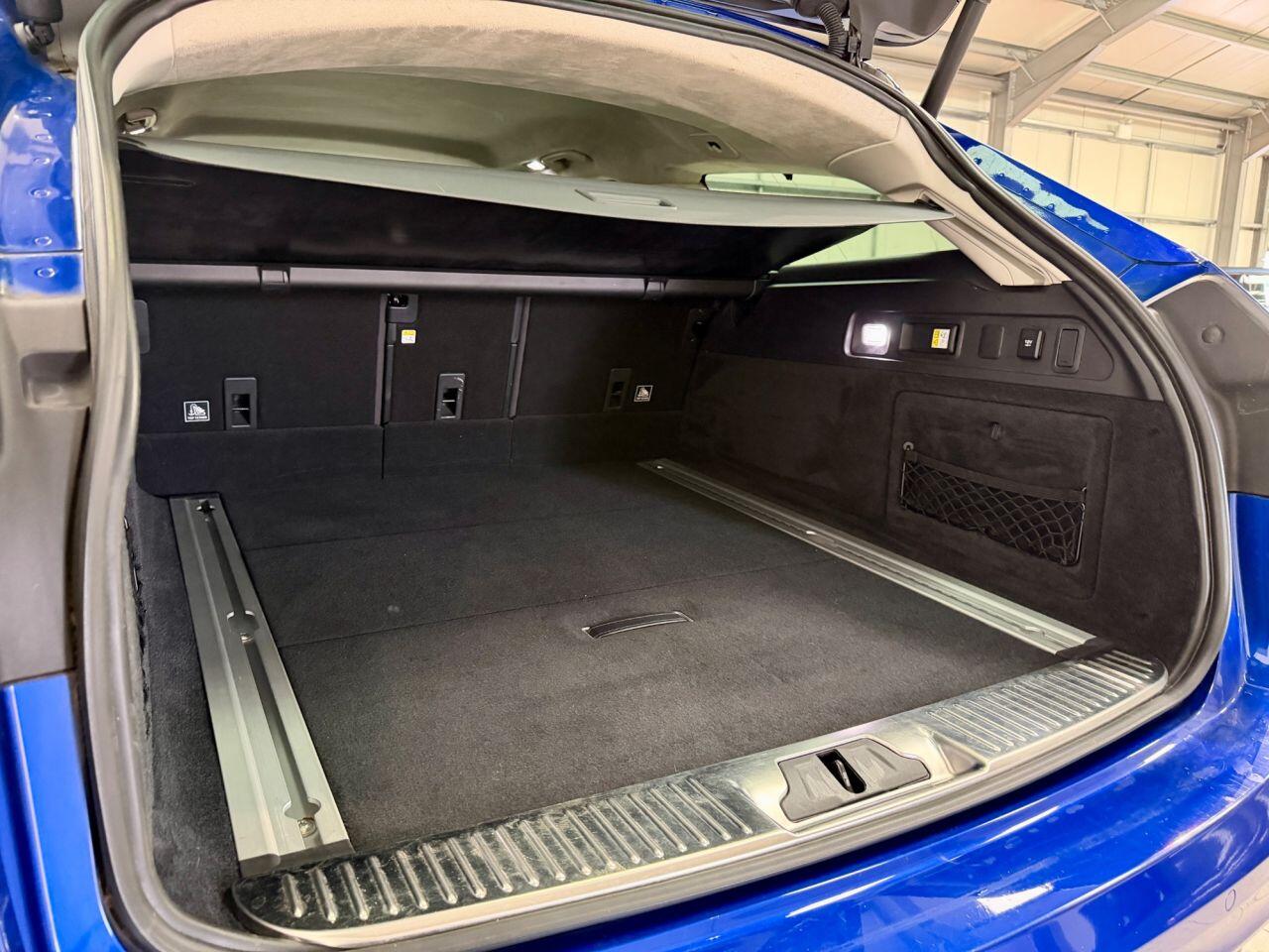 Jaguar XF view 36
