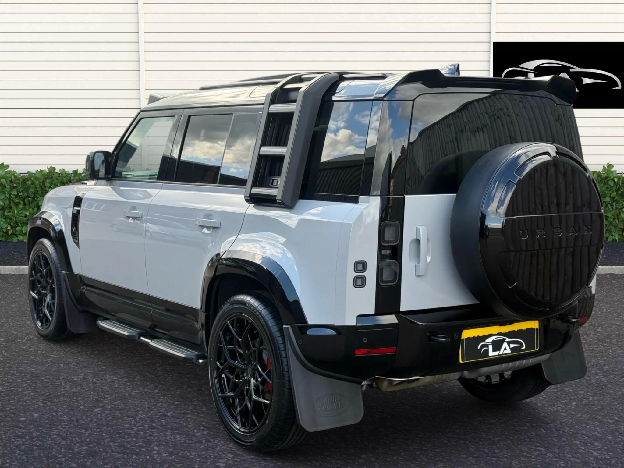 Land Rover Defender view 5