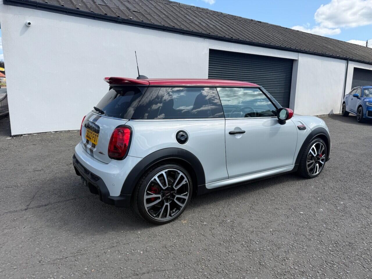 Mini Hatch view 3