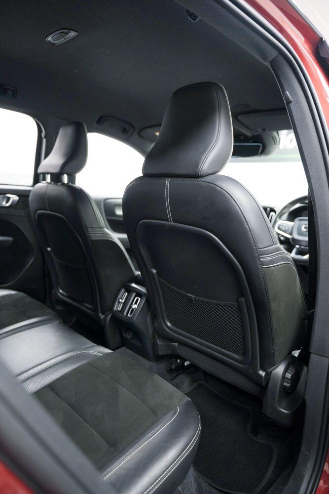 Volvo XC40 view 13