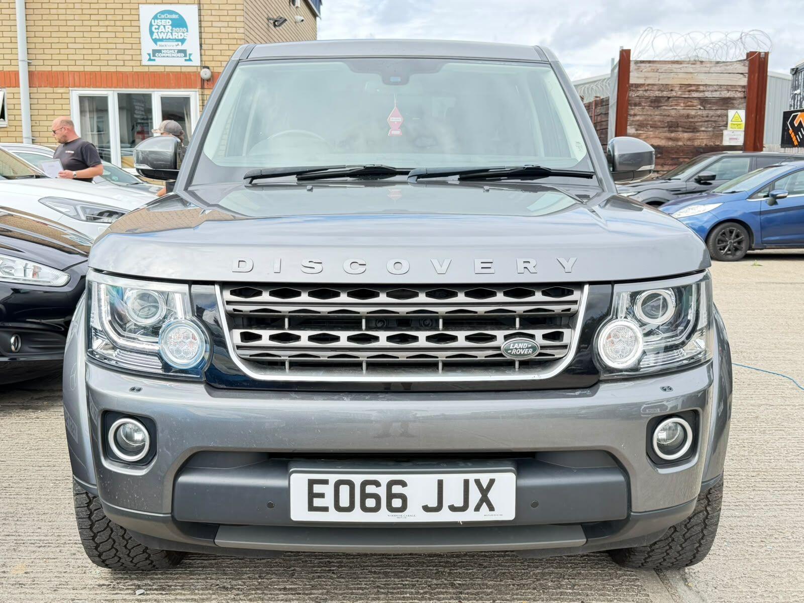 Land Rover Discovery view 2