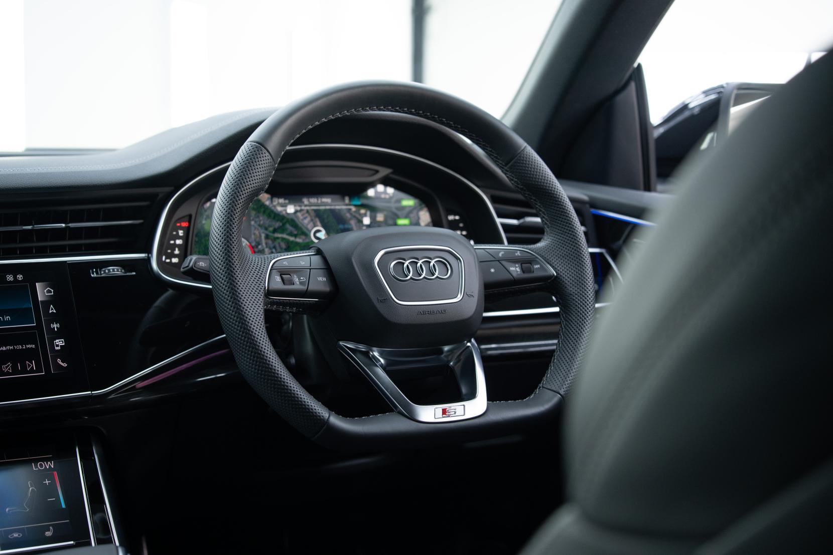 Audi Q8 view 14