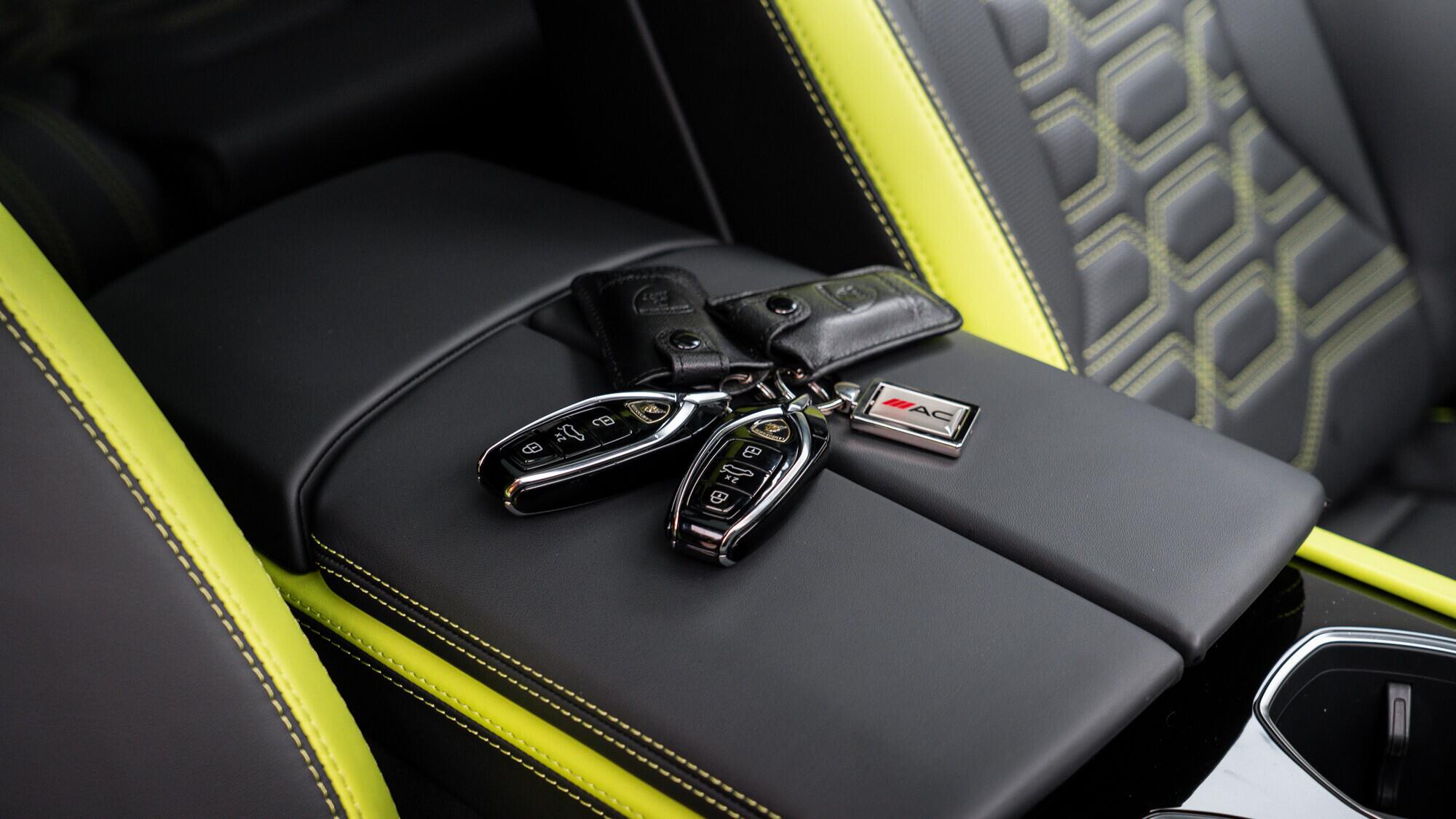 Lamborghini Urus view 67