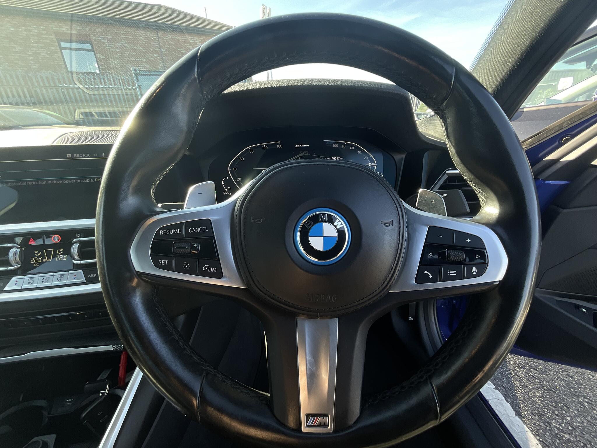BMW 3 Series view 17