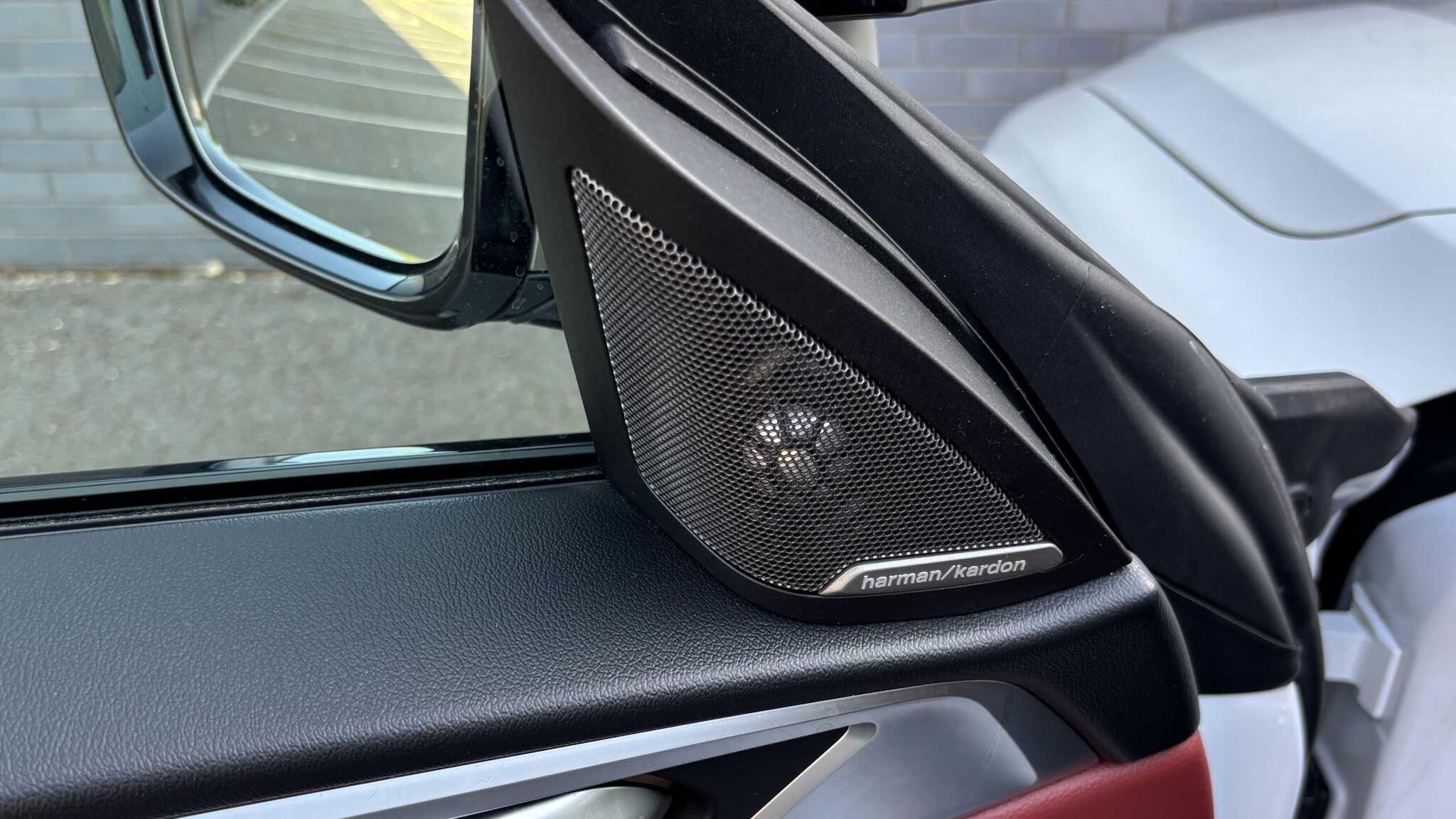 BMW i4 view 25