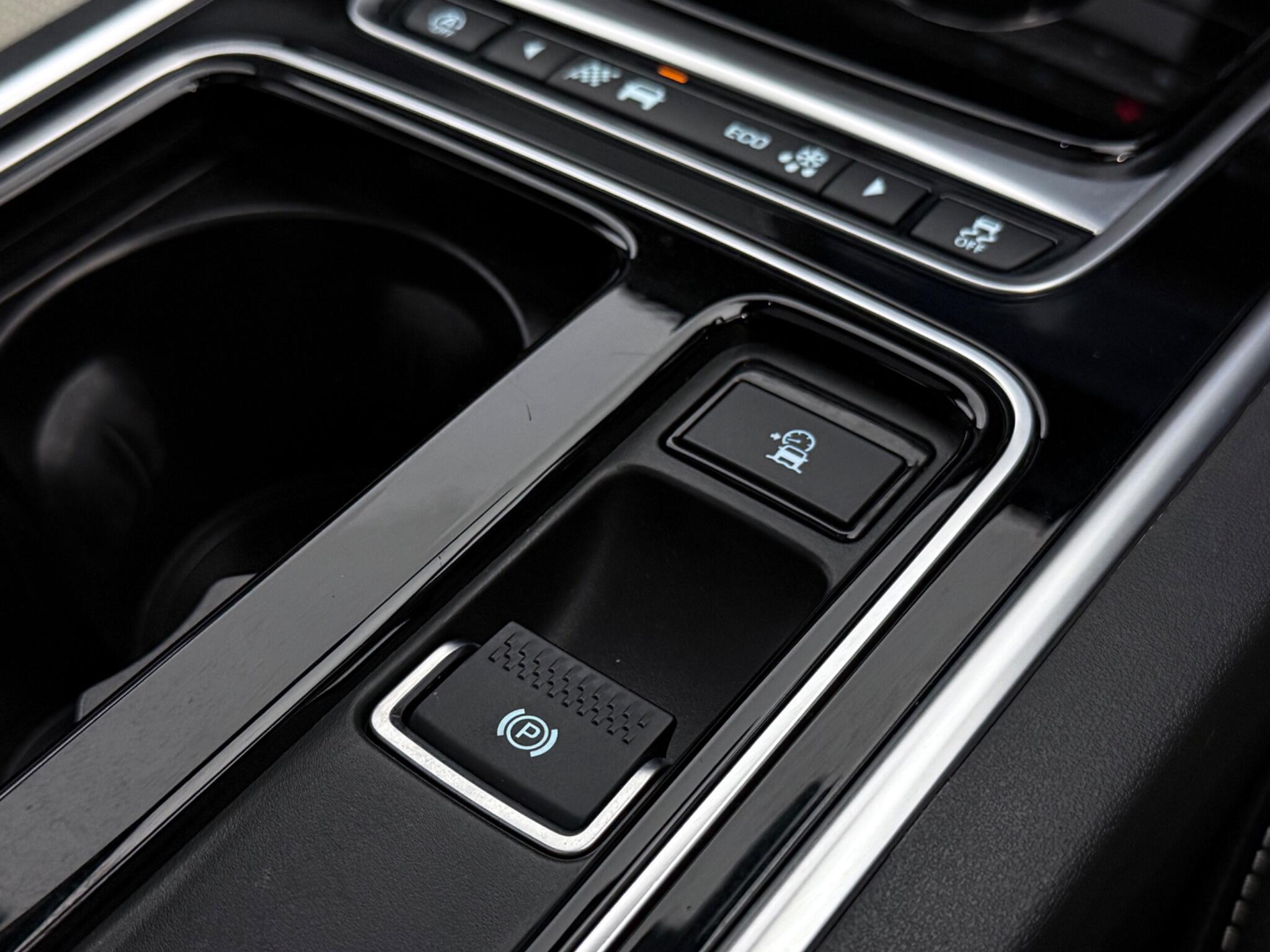 Jaguar XF view 19