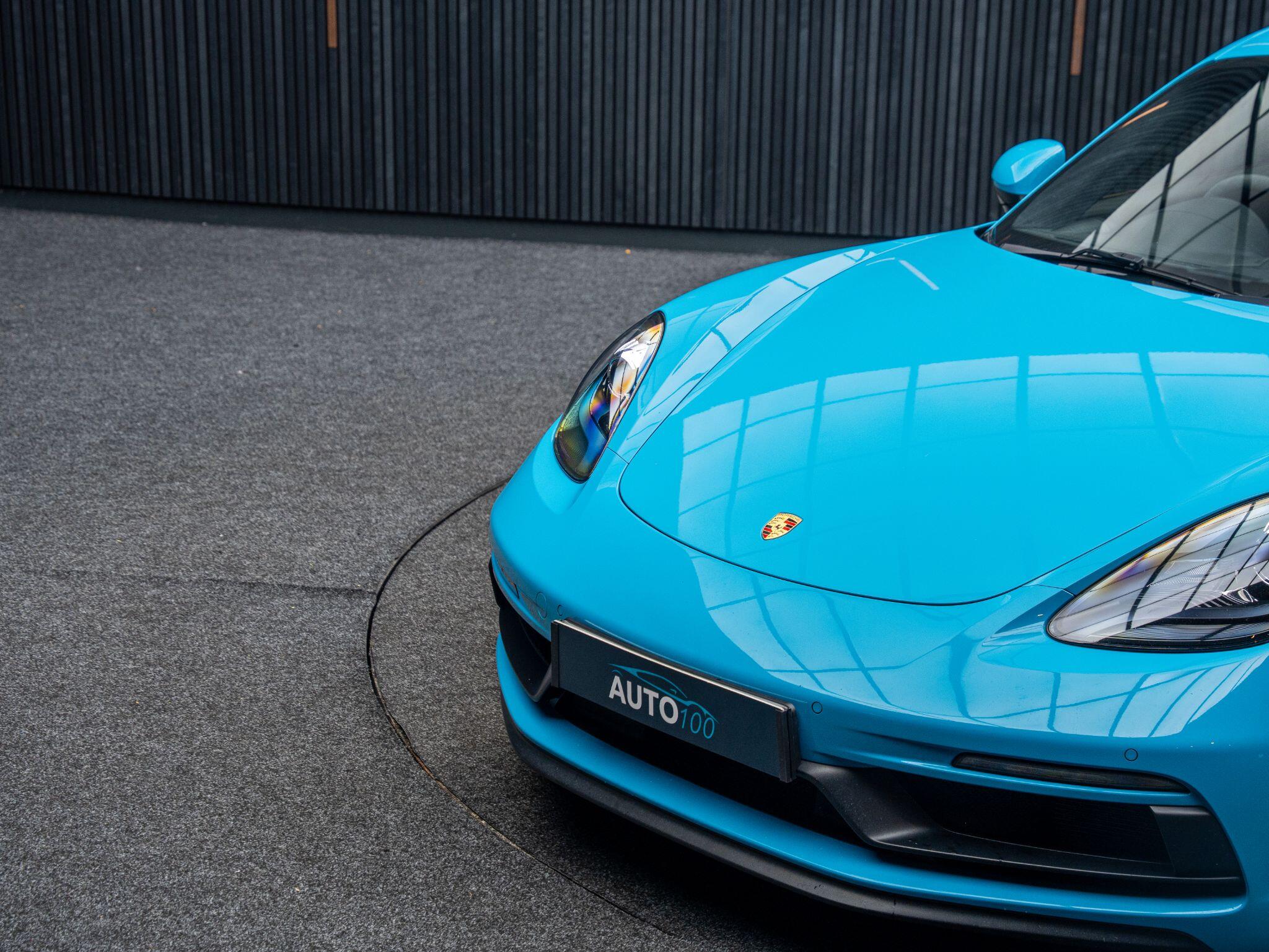 Porsche Cayman view 25