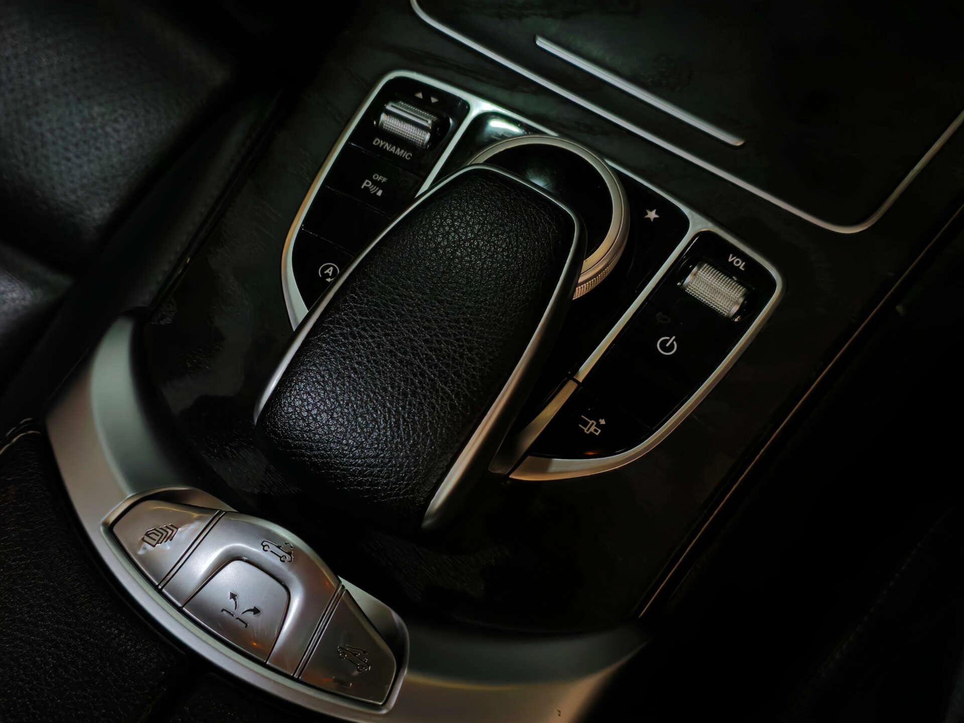 Mercedes-Benz C Class view 36