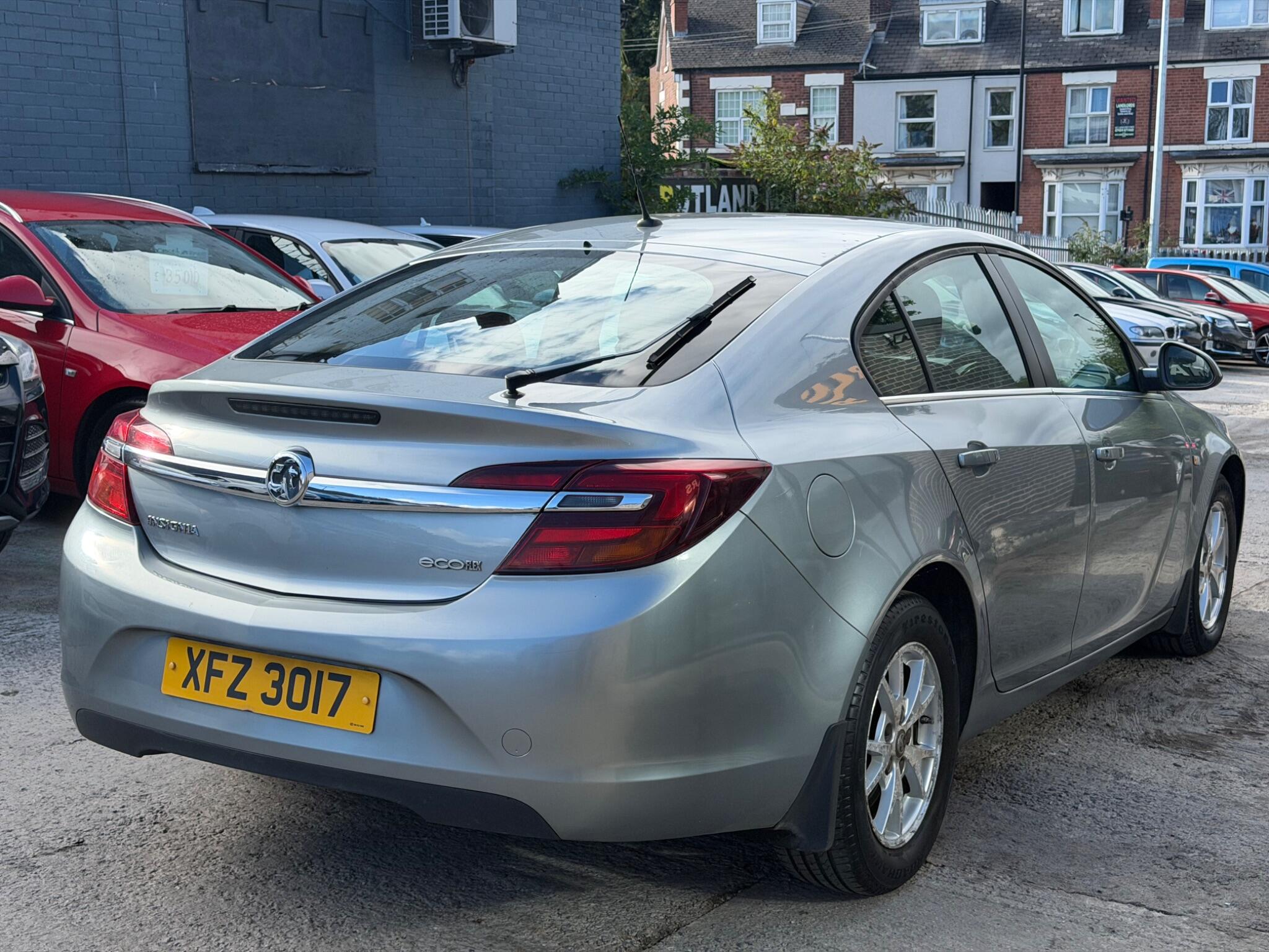 Vauxhall Insignia view 4