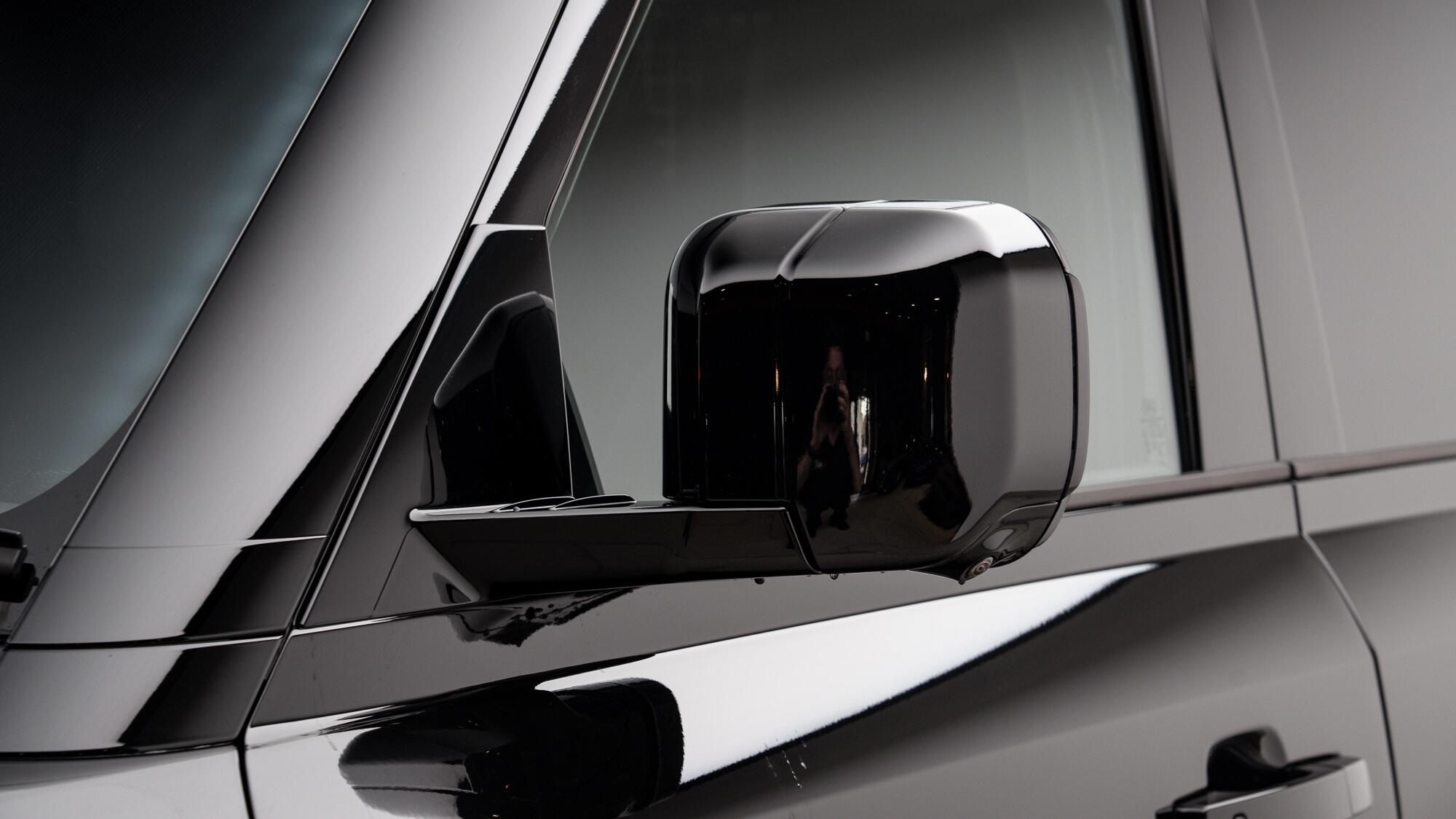 Land Rover Defender view 12