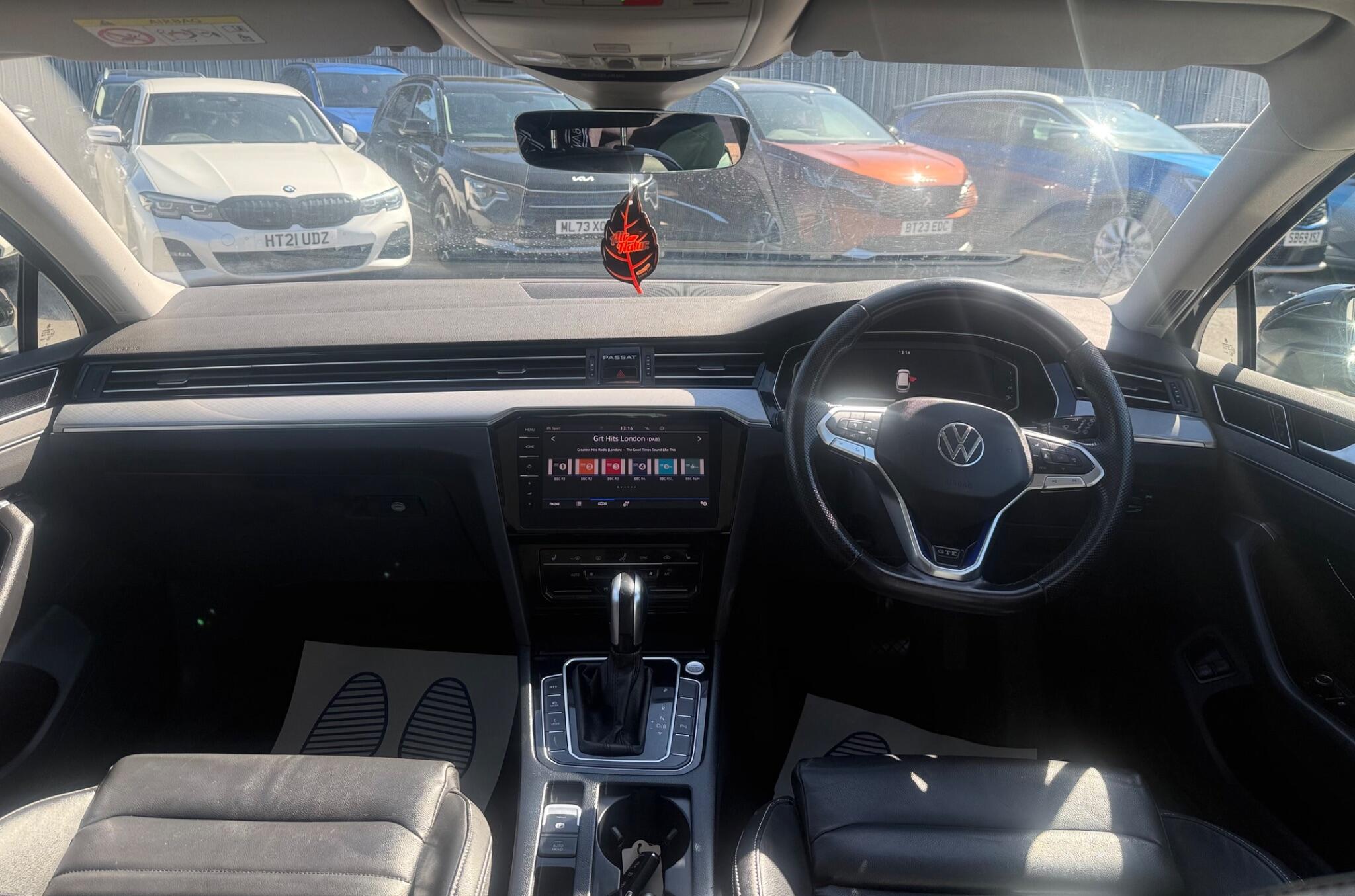 Volkswagen Passat view 12