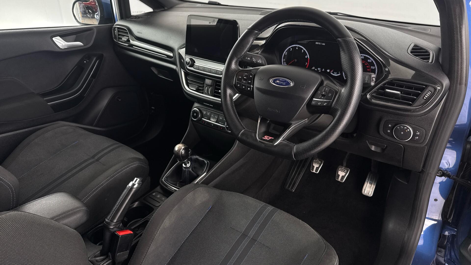 Ford Fiesta view 9