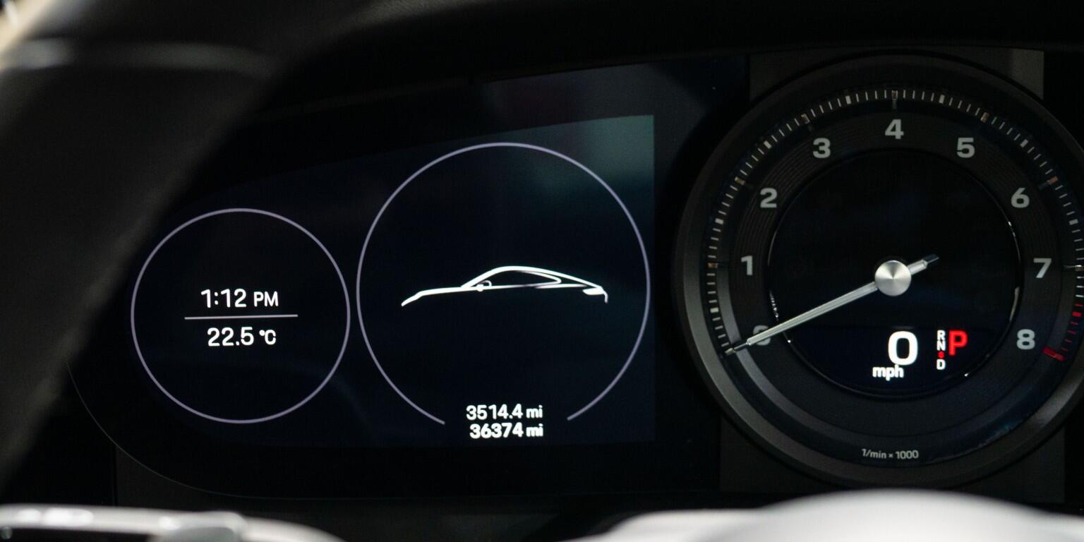 Porsche 911 view 32