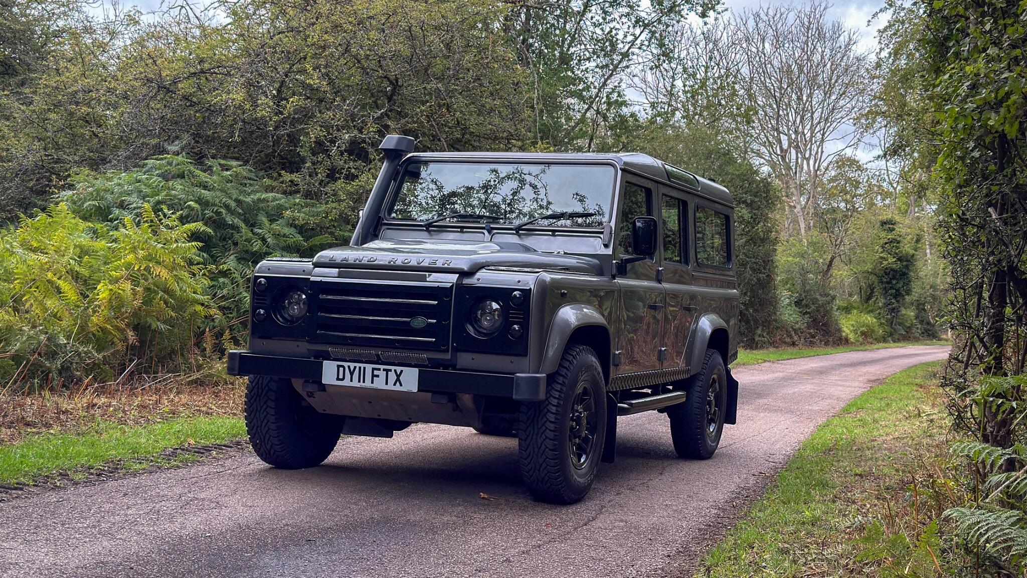 Land Rover Defender view 38