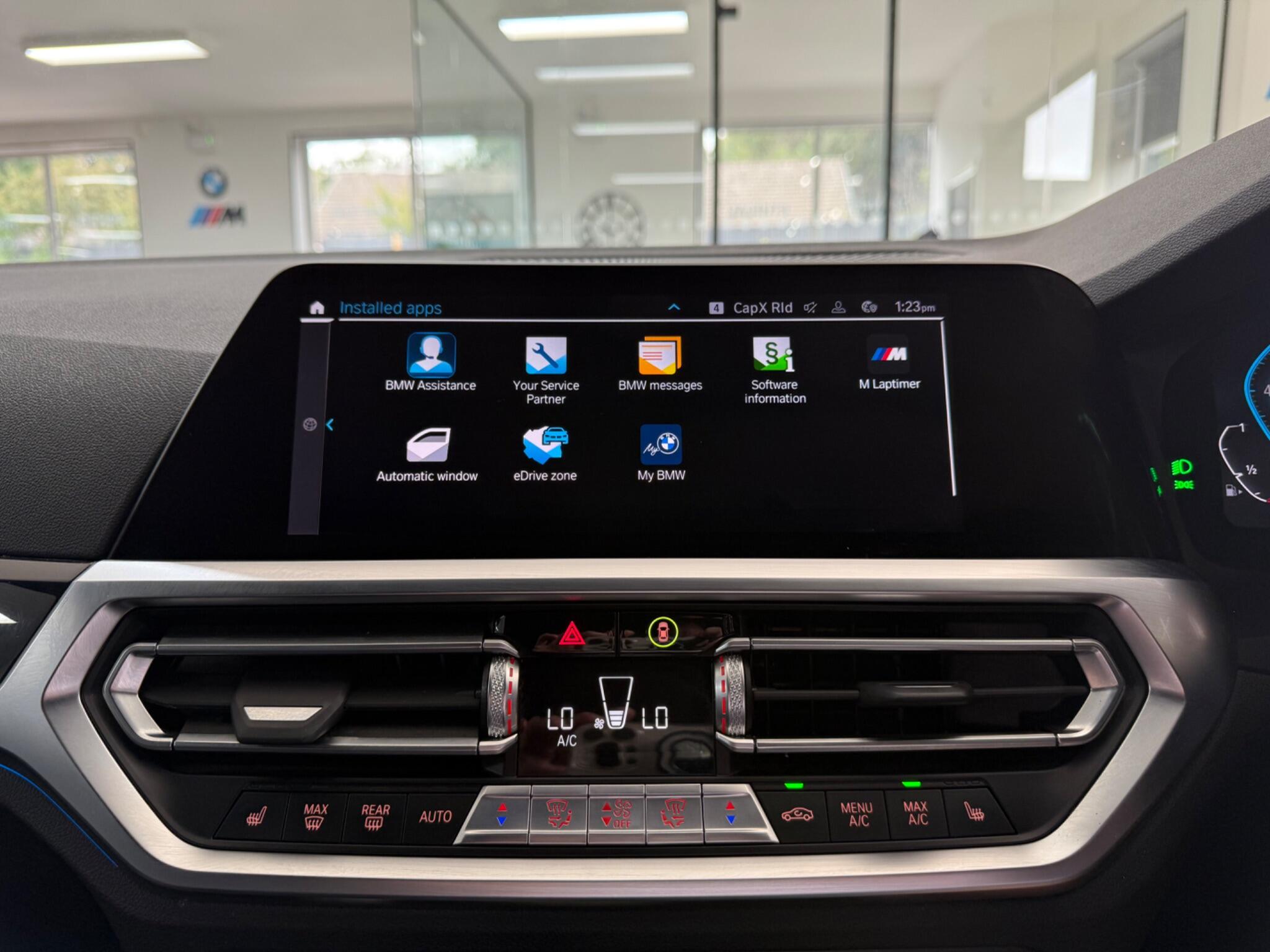 BMW 3 Series view 33
