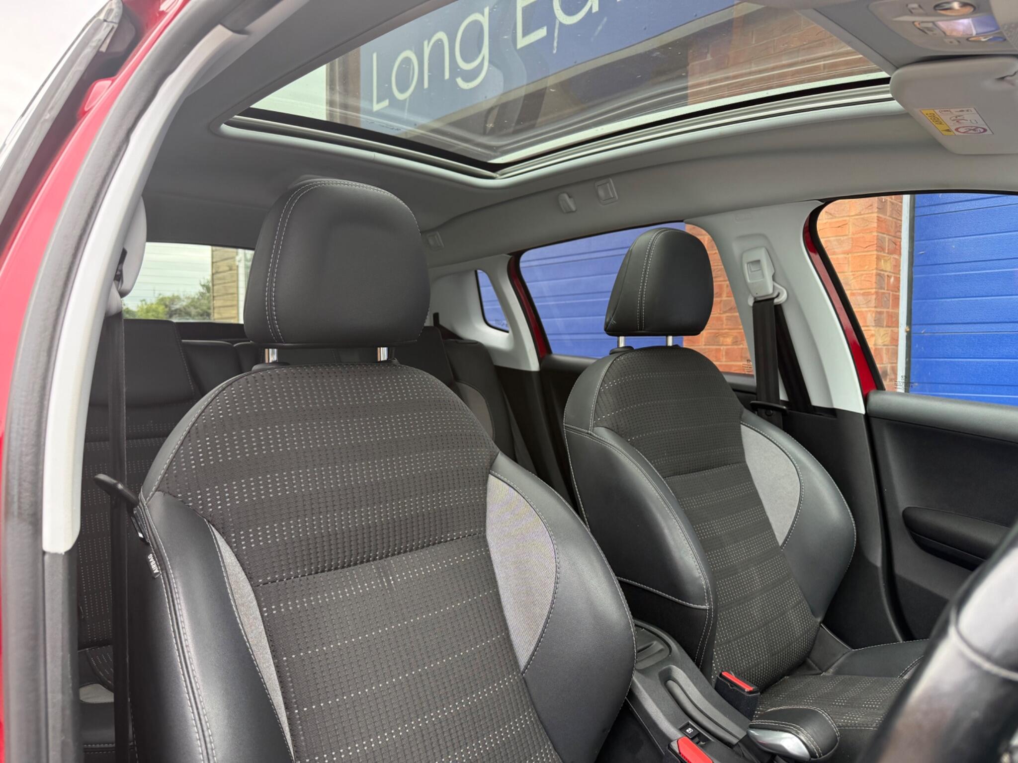 Peugeot 2008 view 5