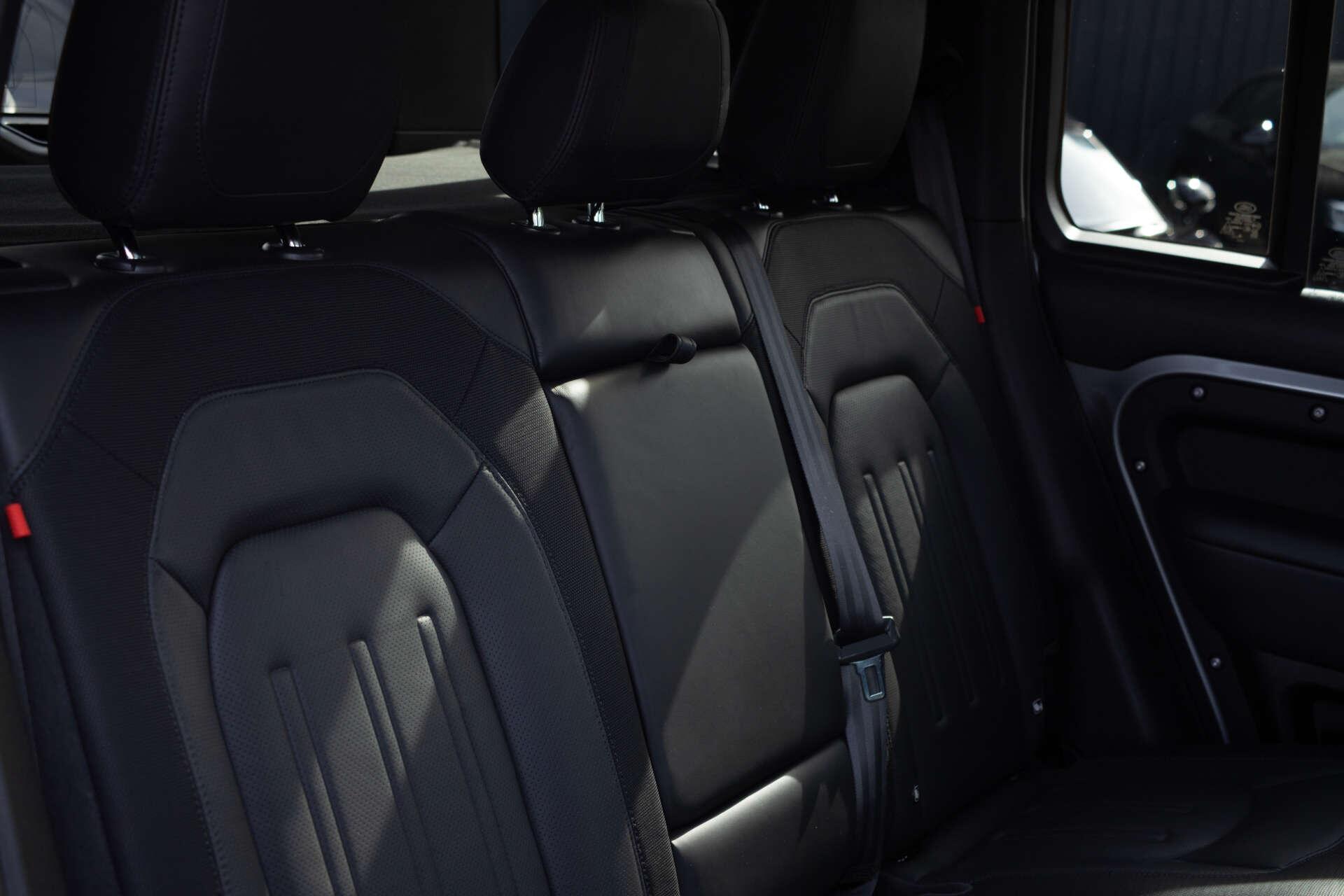 Land Rover Defender view 49