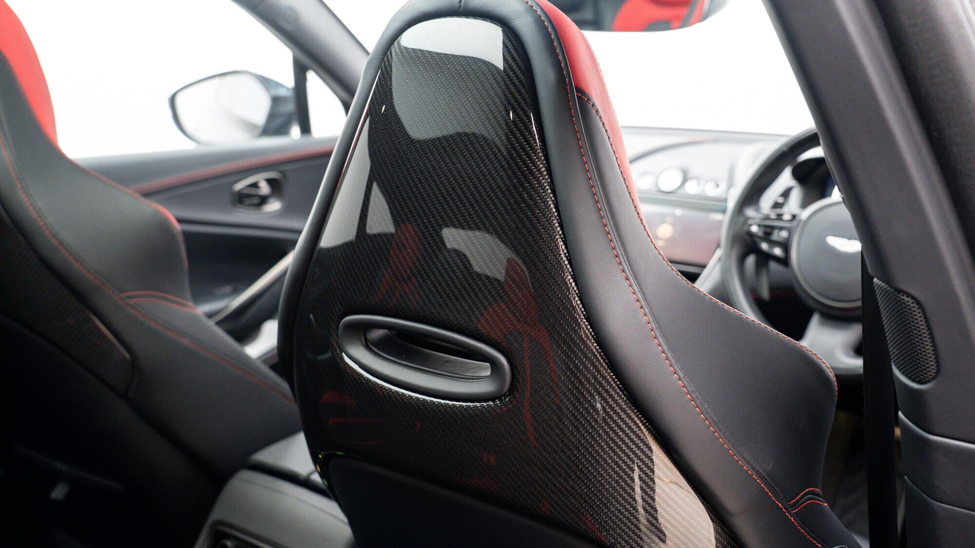 Aston Martin DBX view 23