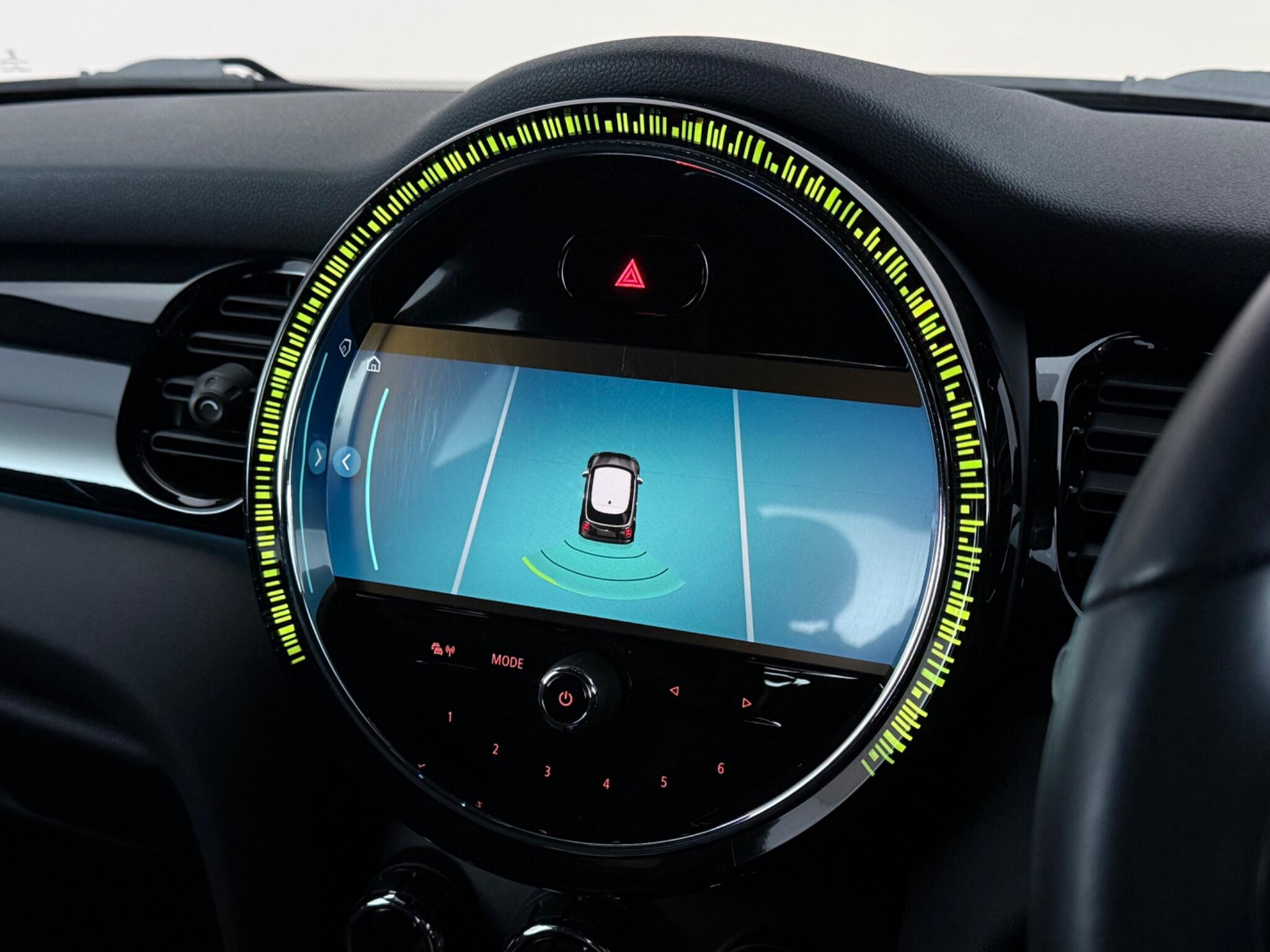 Mini Hatch view 29