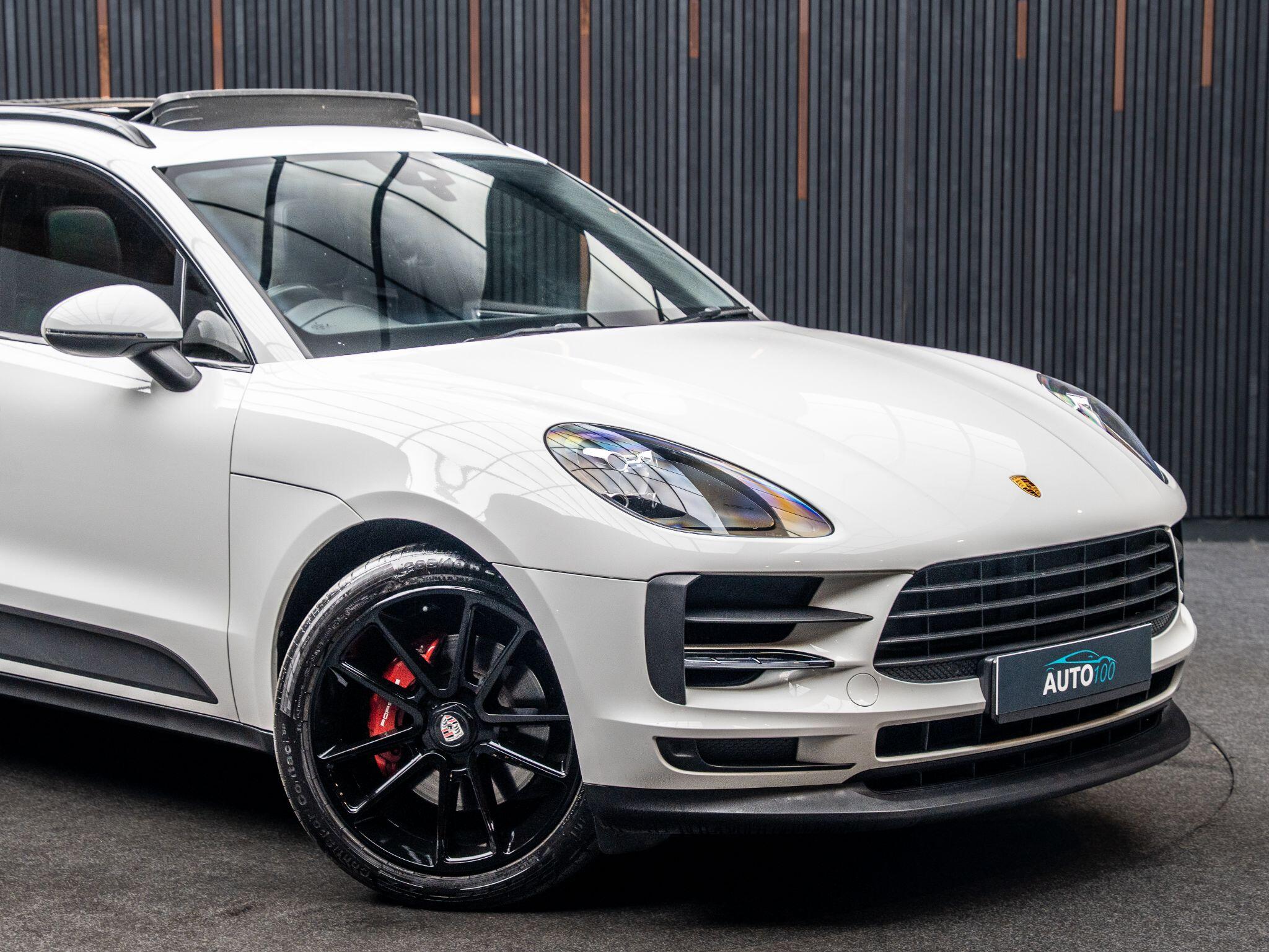 Porsche Macan view 9