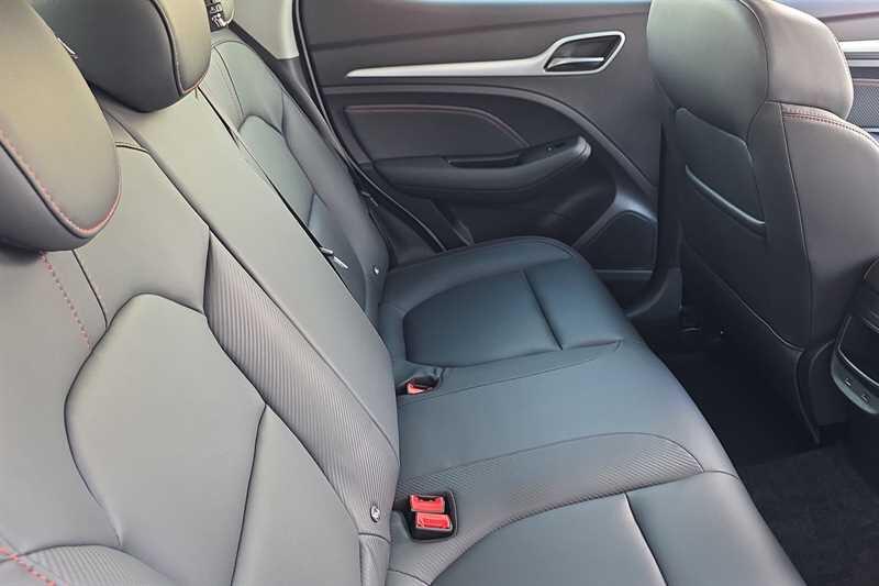 MG ZS view 27