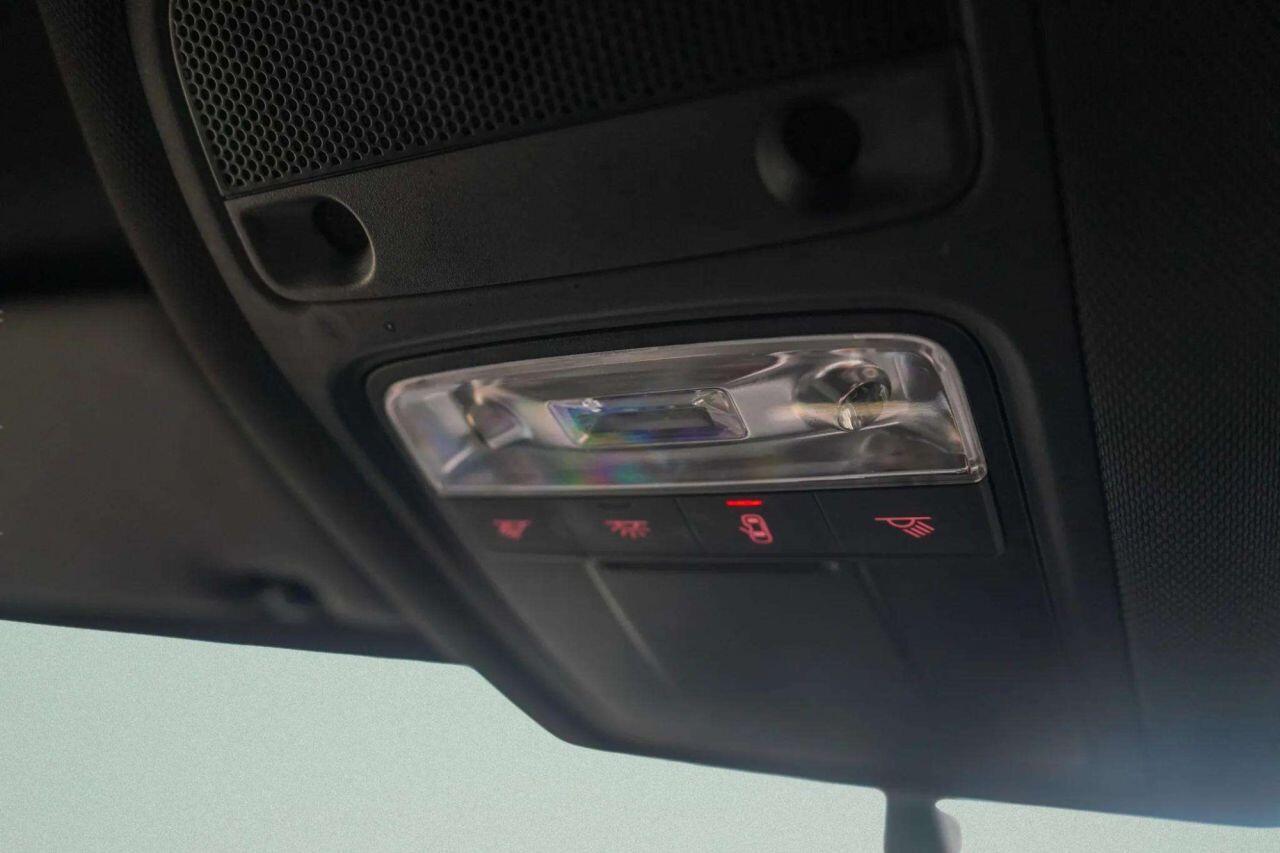 Audi Q3 view 43