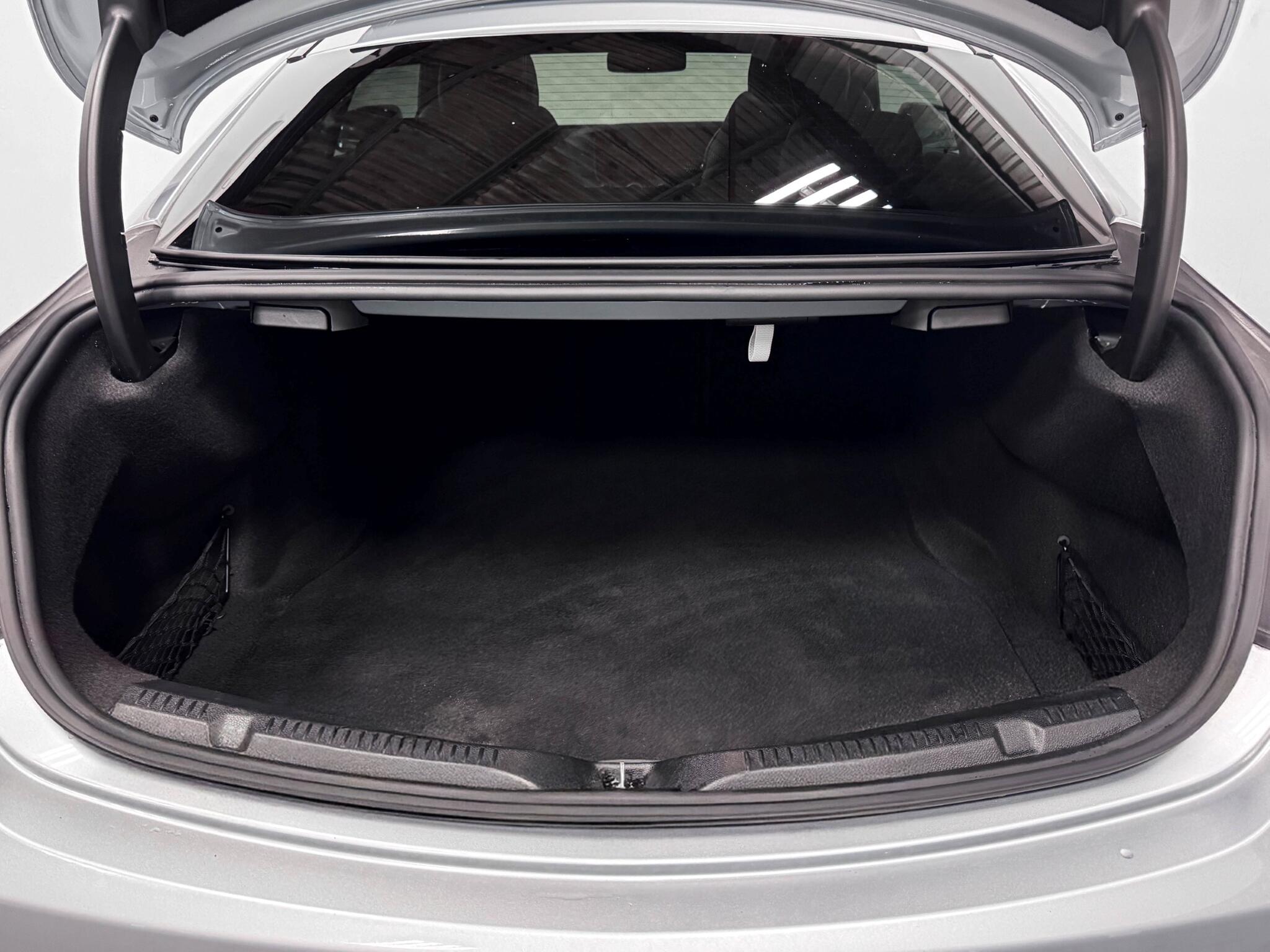 Mercedes-Benz E-Class view 7