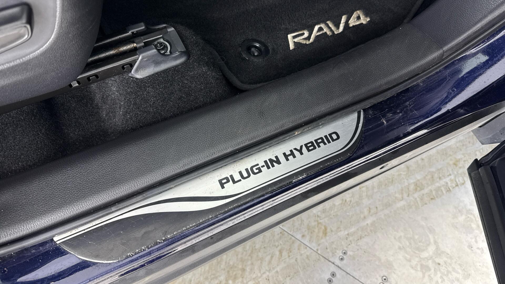 Toyota RAV4 view 18