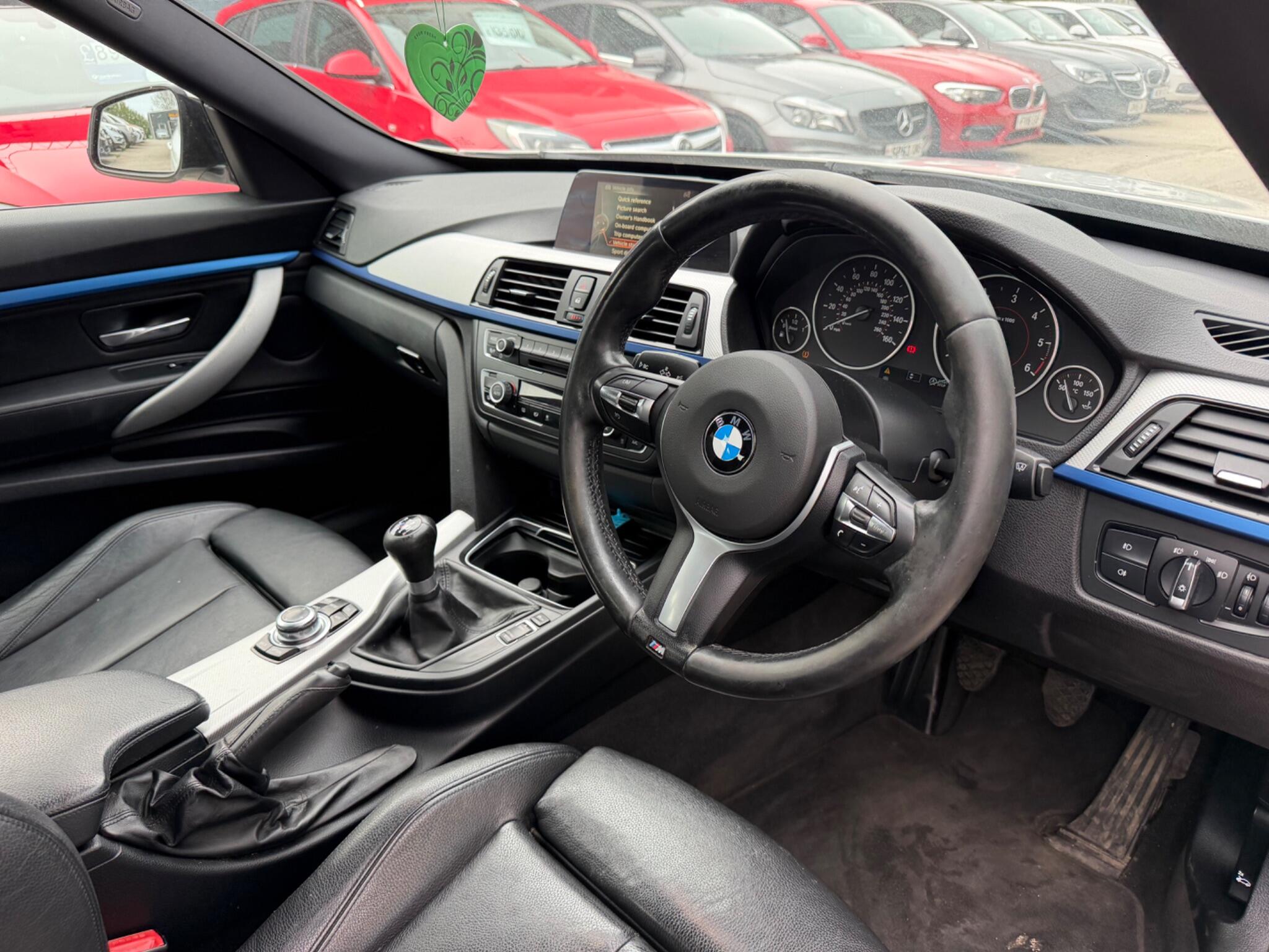 BMW 3 Series view 11