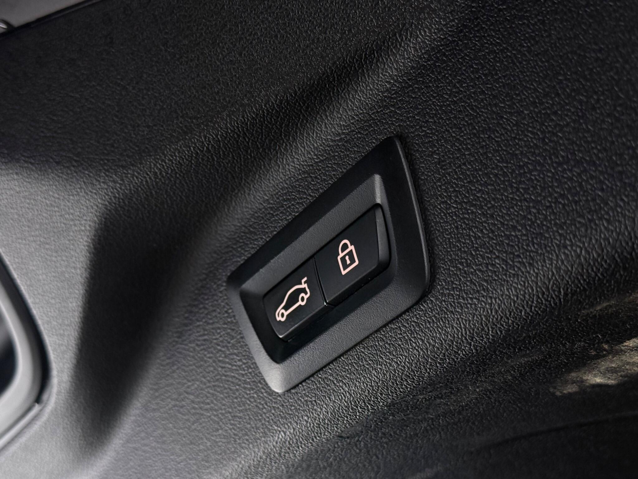 BMW X7 view 14