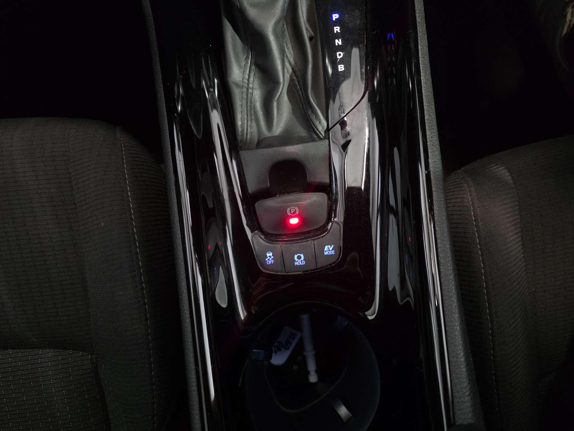 Toyota C-HR view 23