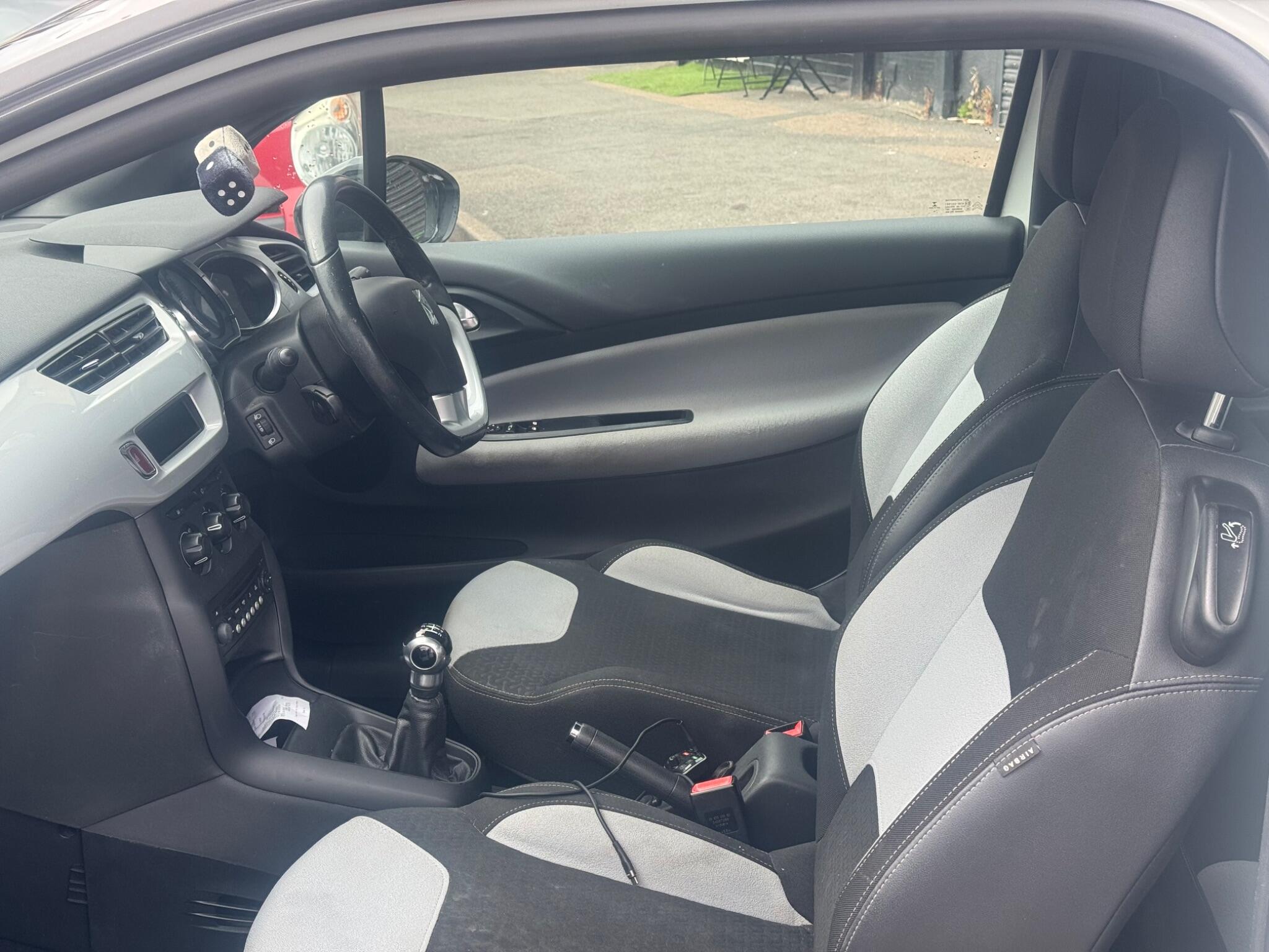 Citroen DS3 view 10