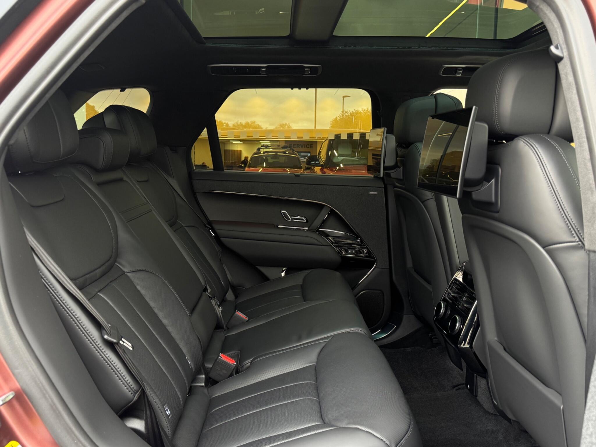 Land Rover Range Rover Sport view 10