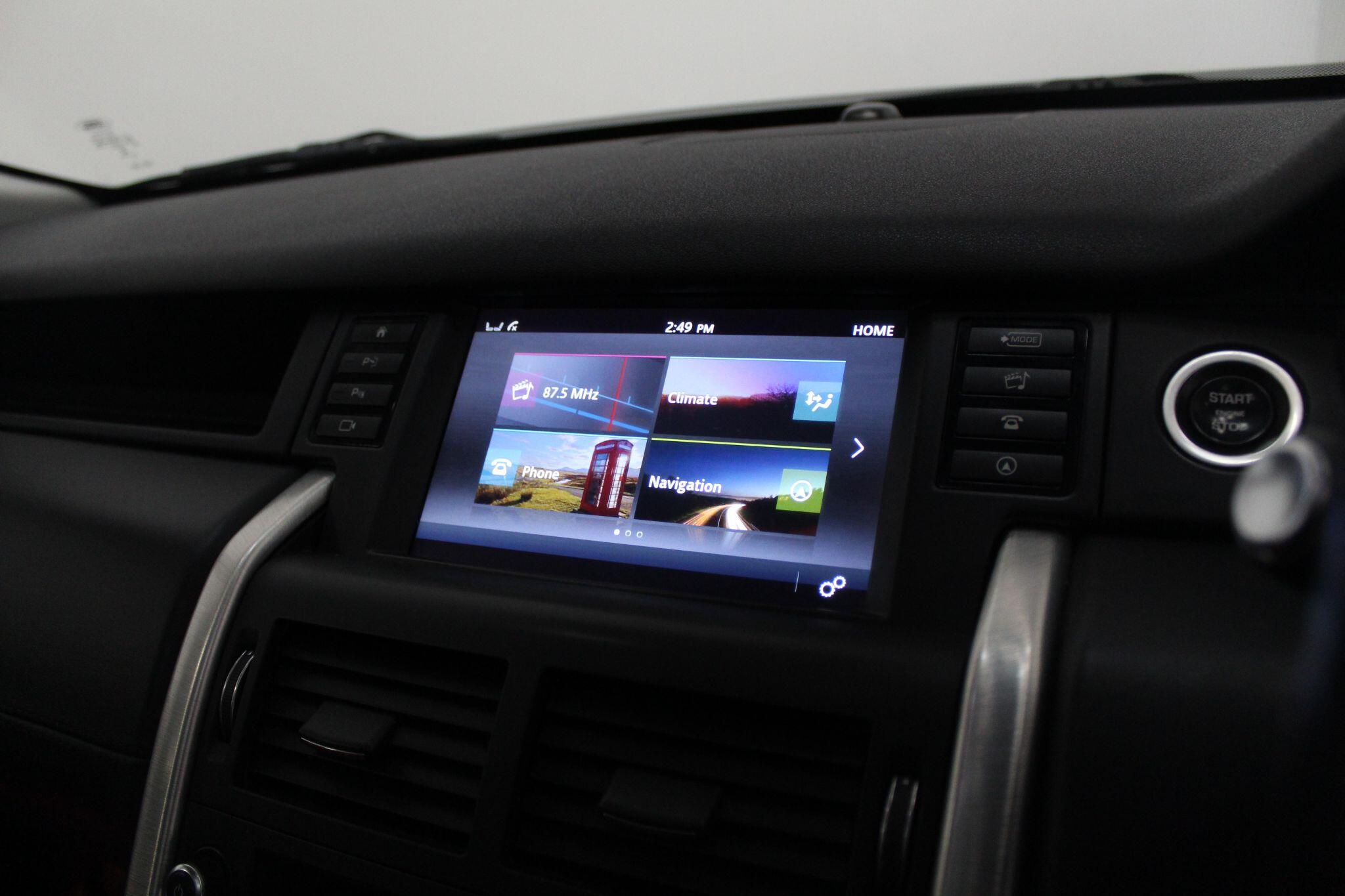 Land Rover Discovery Sport view 36