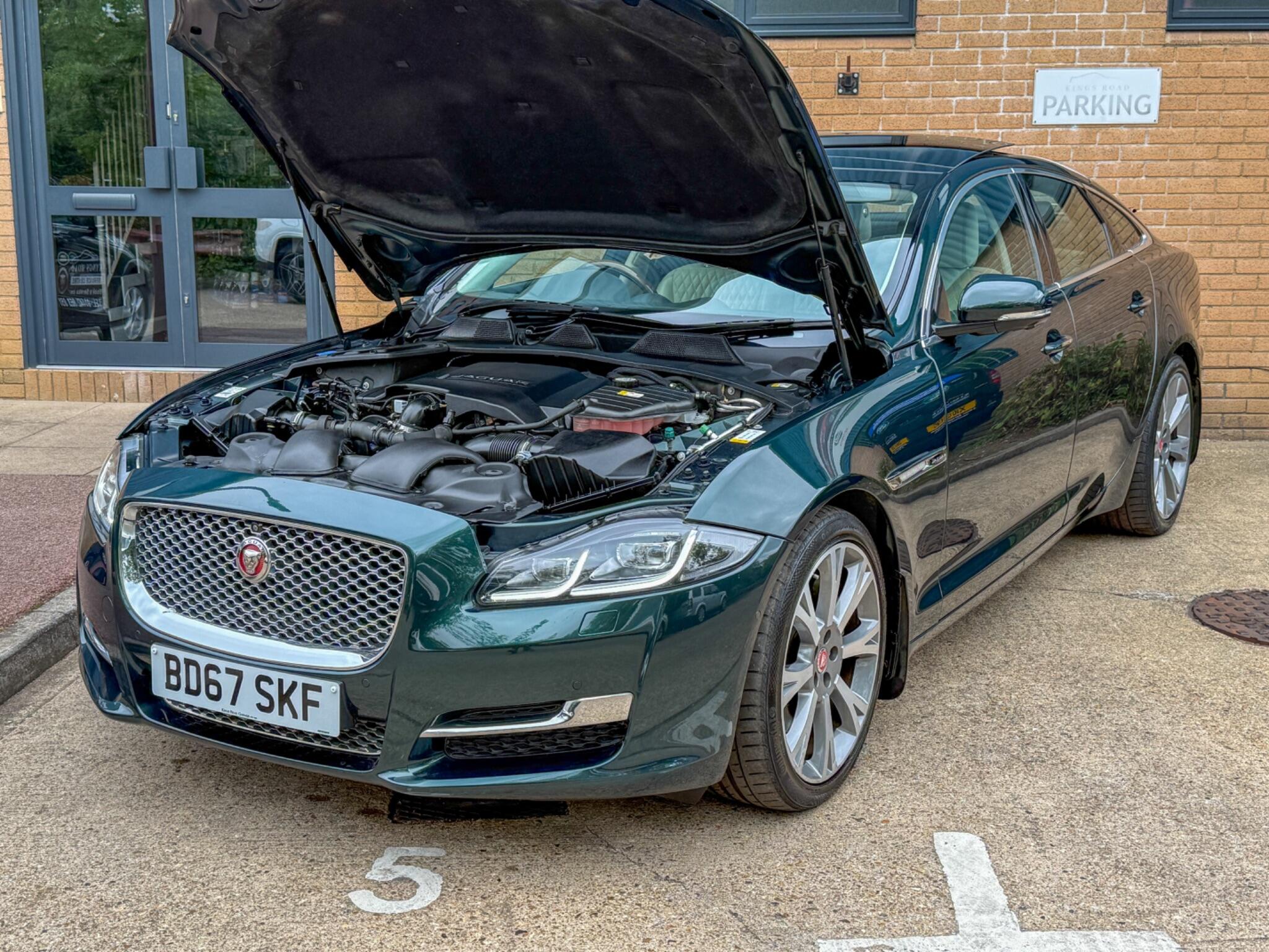 Jaguar XJ view 20