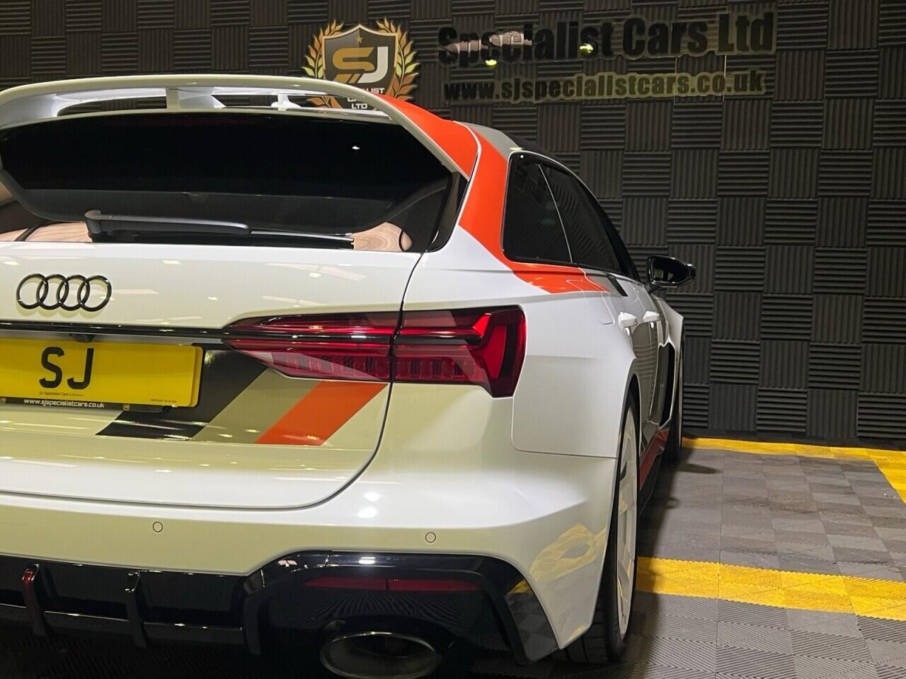 Audi RS6 Avant view 23