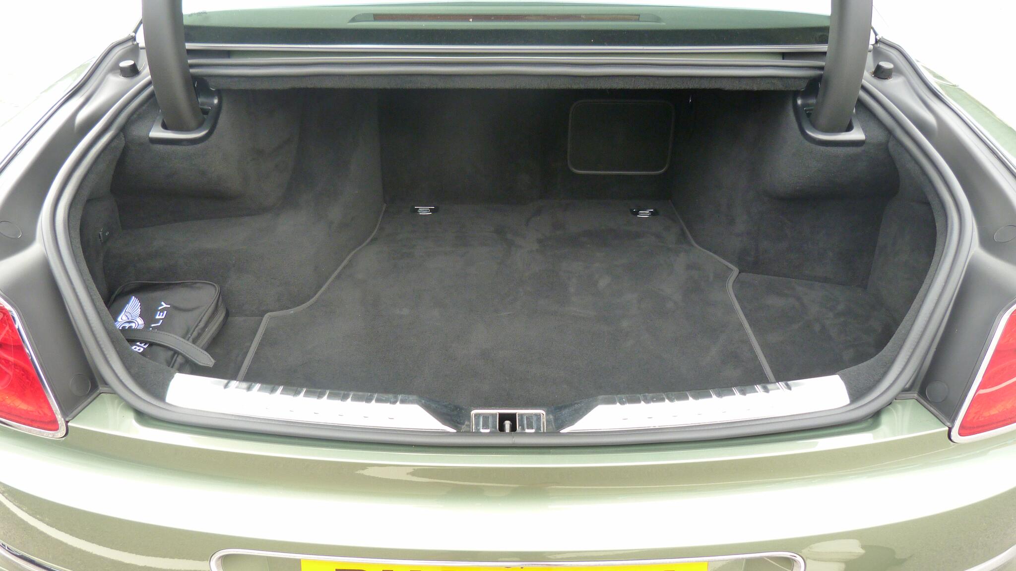 Bentley Flying Spur view 41