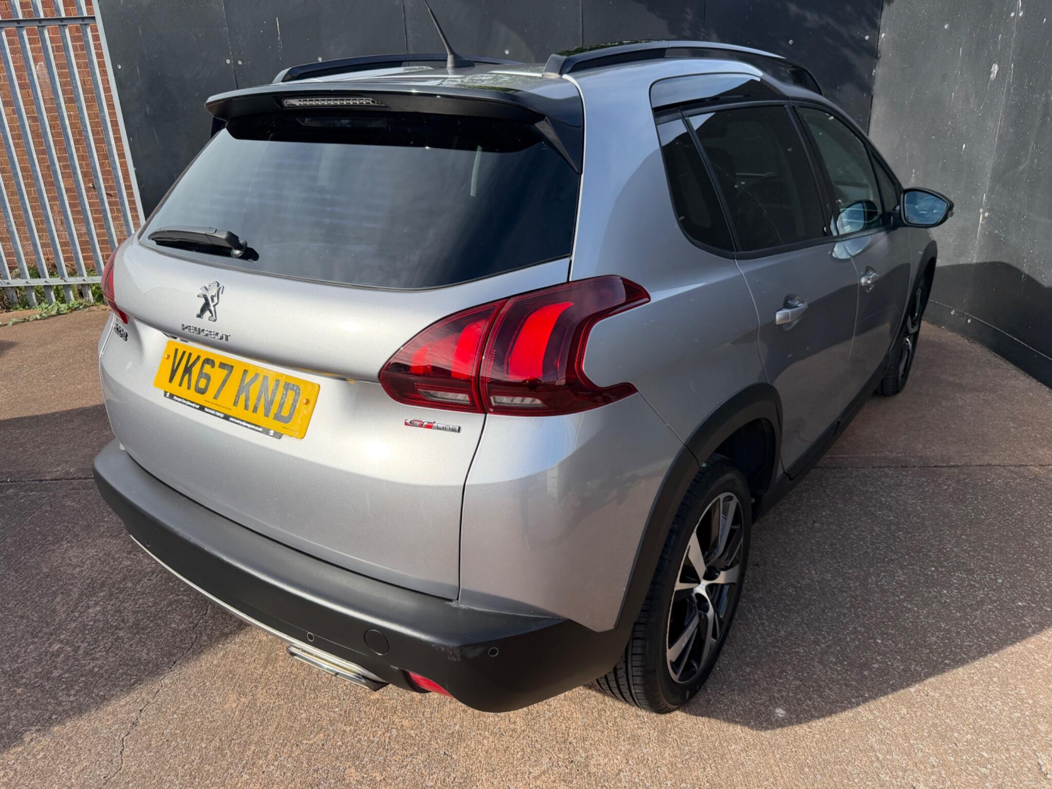 Peugeot 2008 view 18