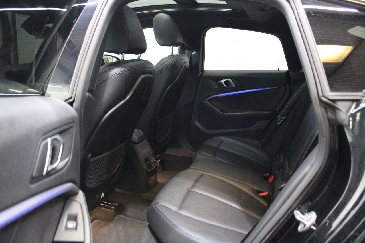 BMW 2 Series view 19