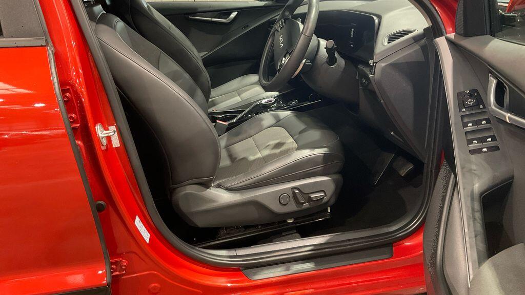 Kia Niro view 11