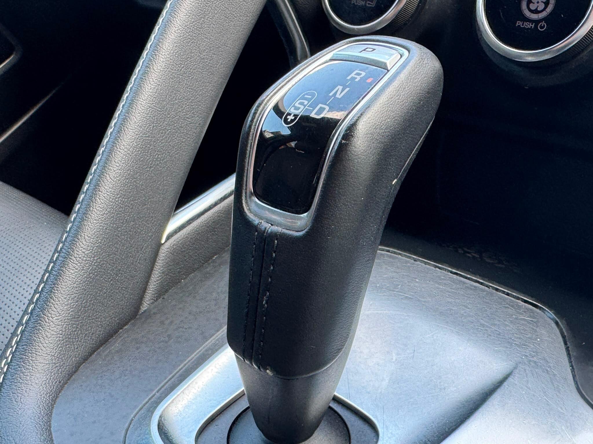 Jaguar E-Pace view 22