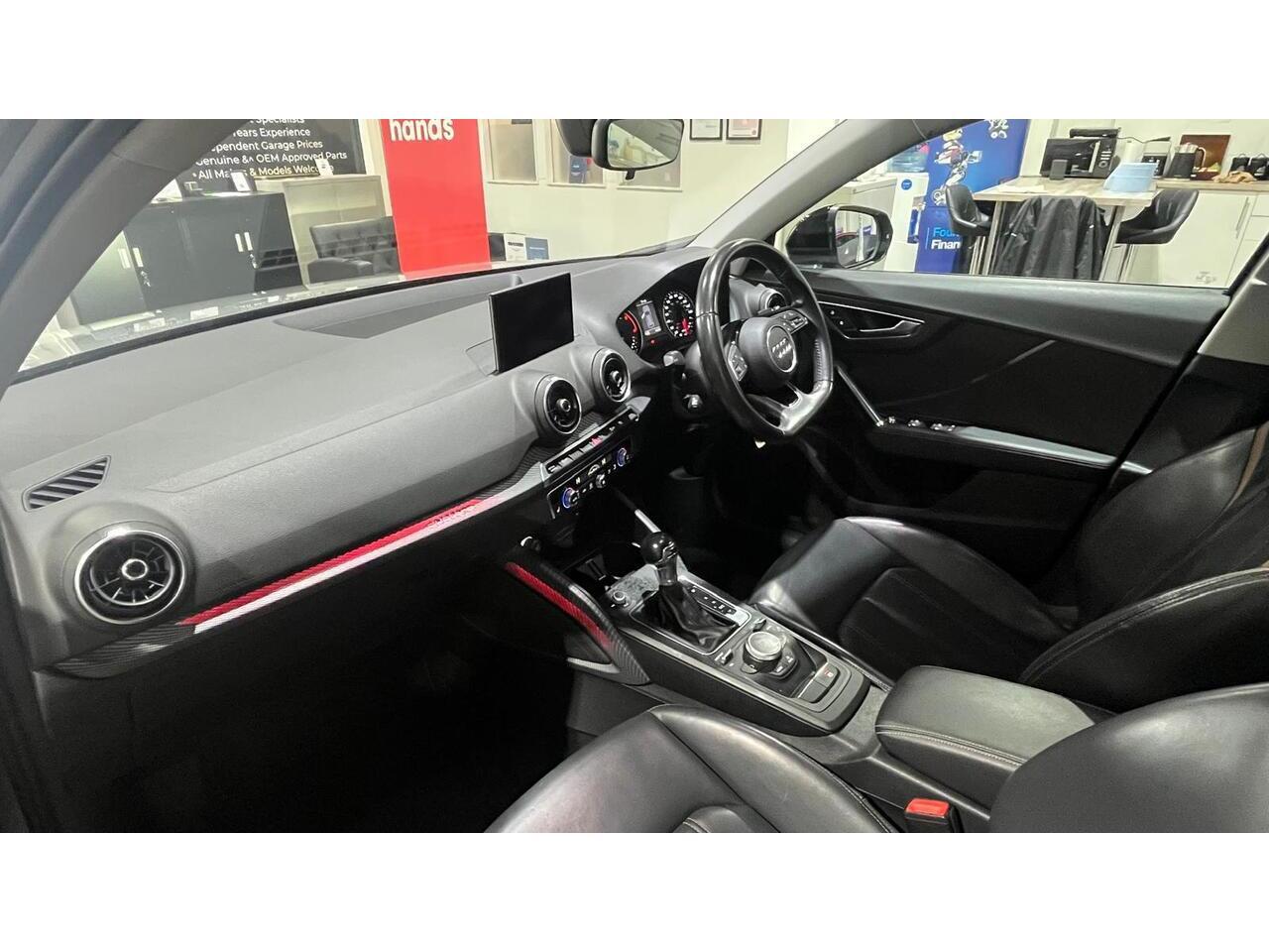 Audi Q2 view 23