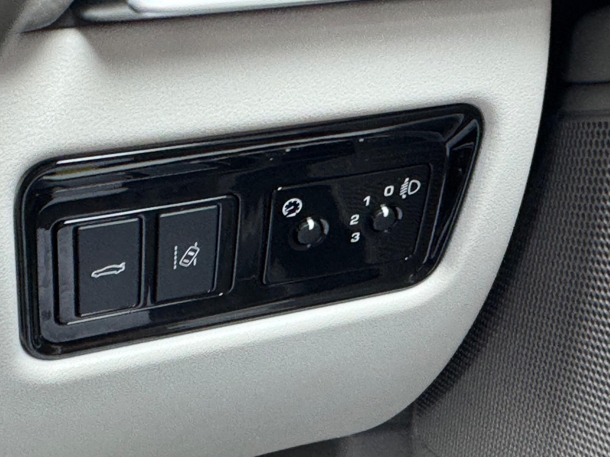 Jaguar Xe view 17