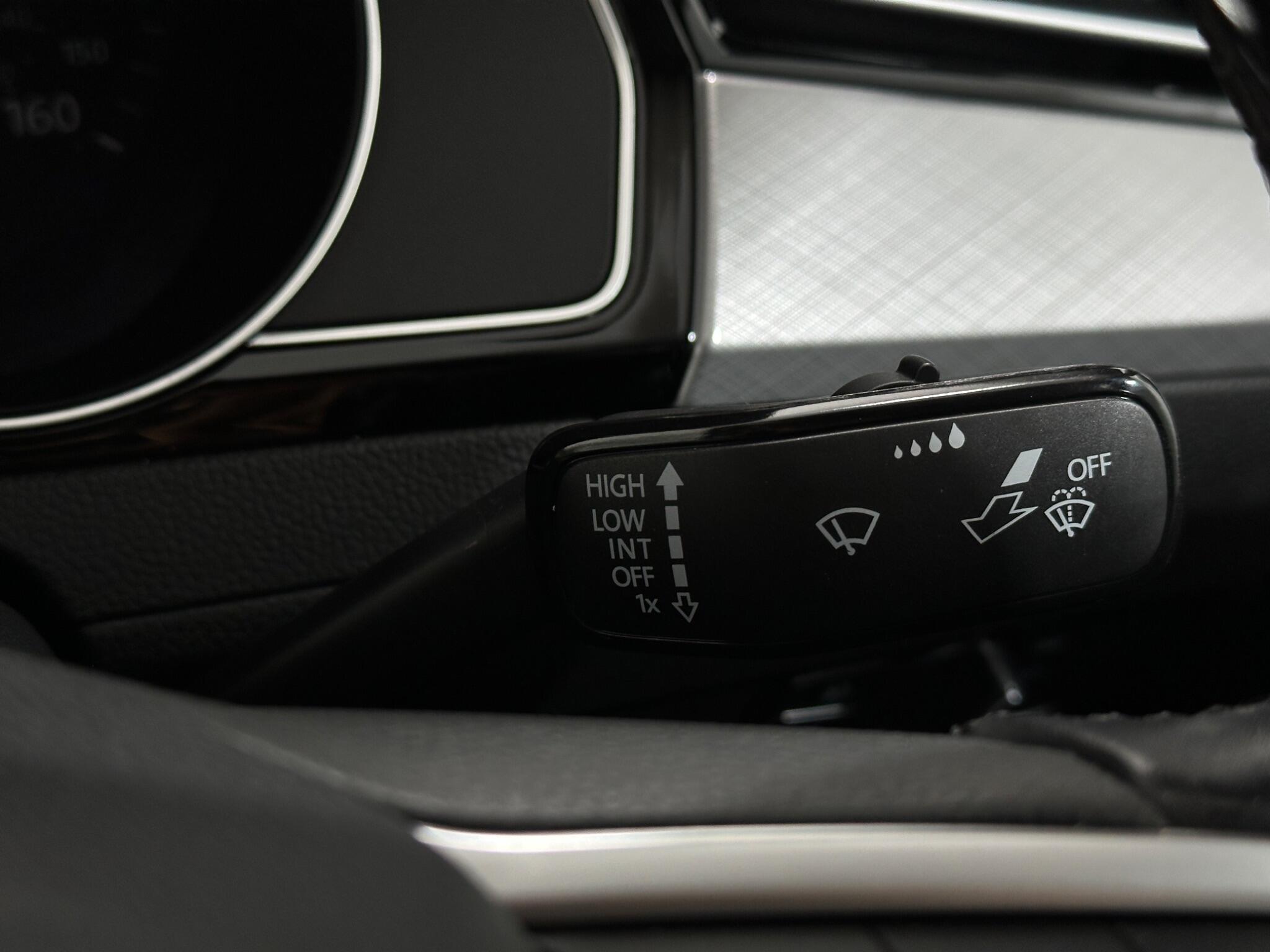 Volkswagen Passat view 16