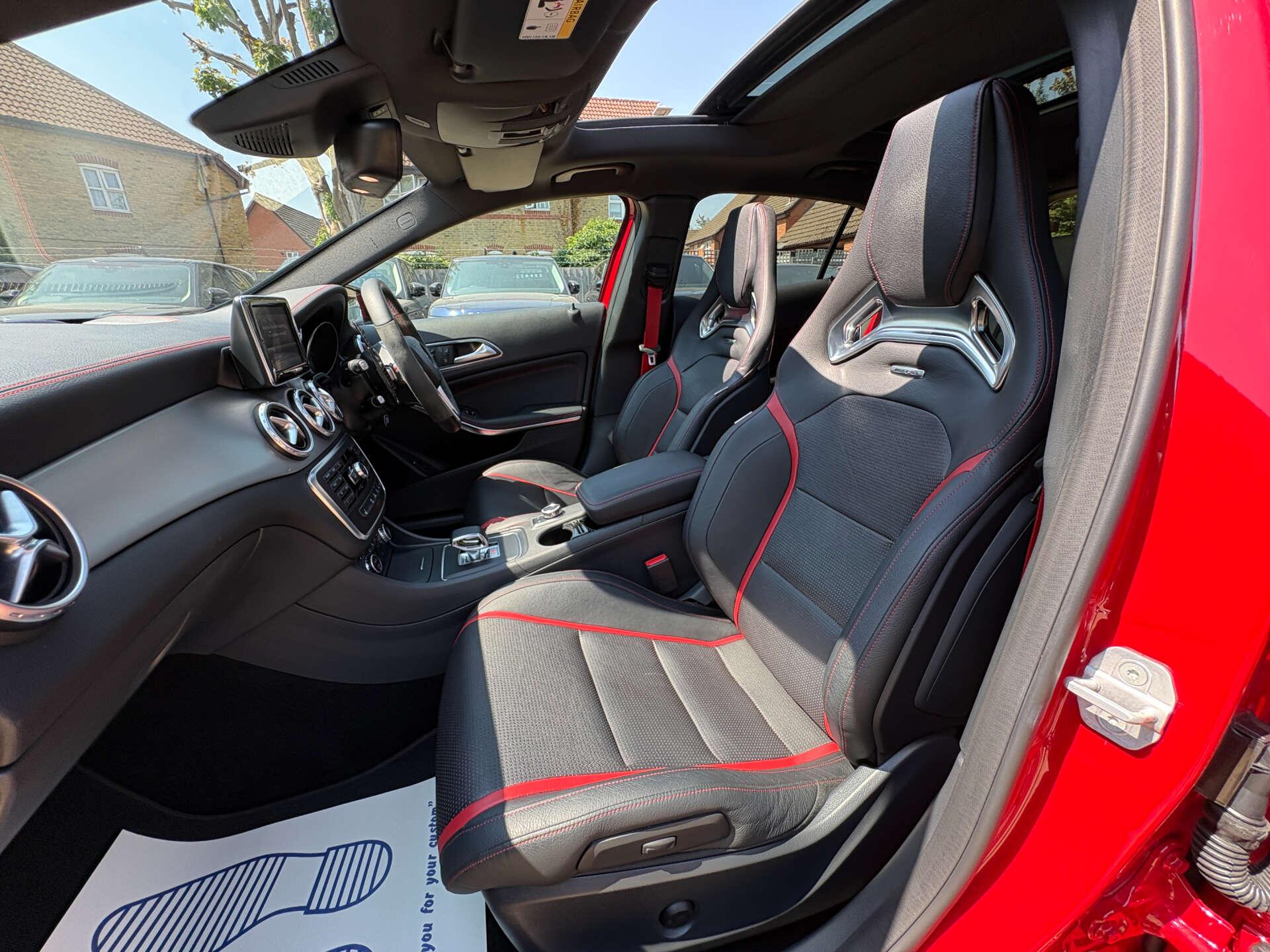 Mercedes-Benz Gla view 26