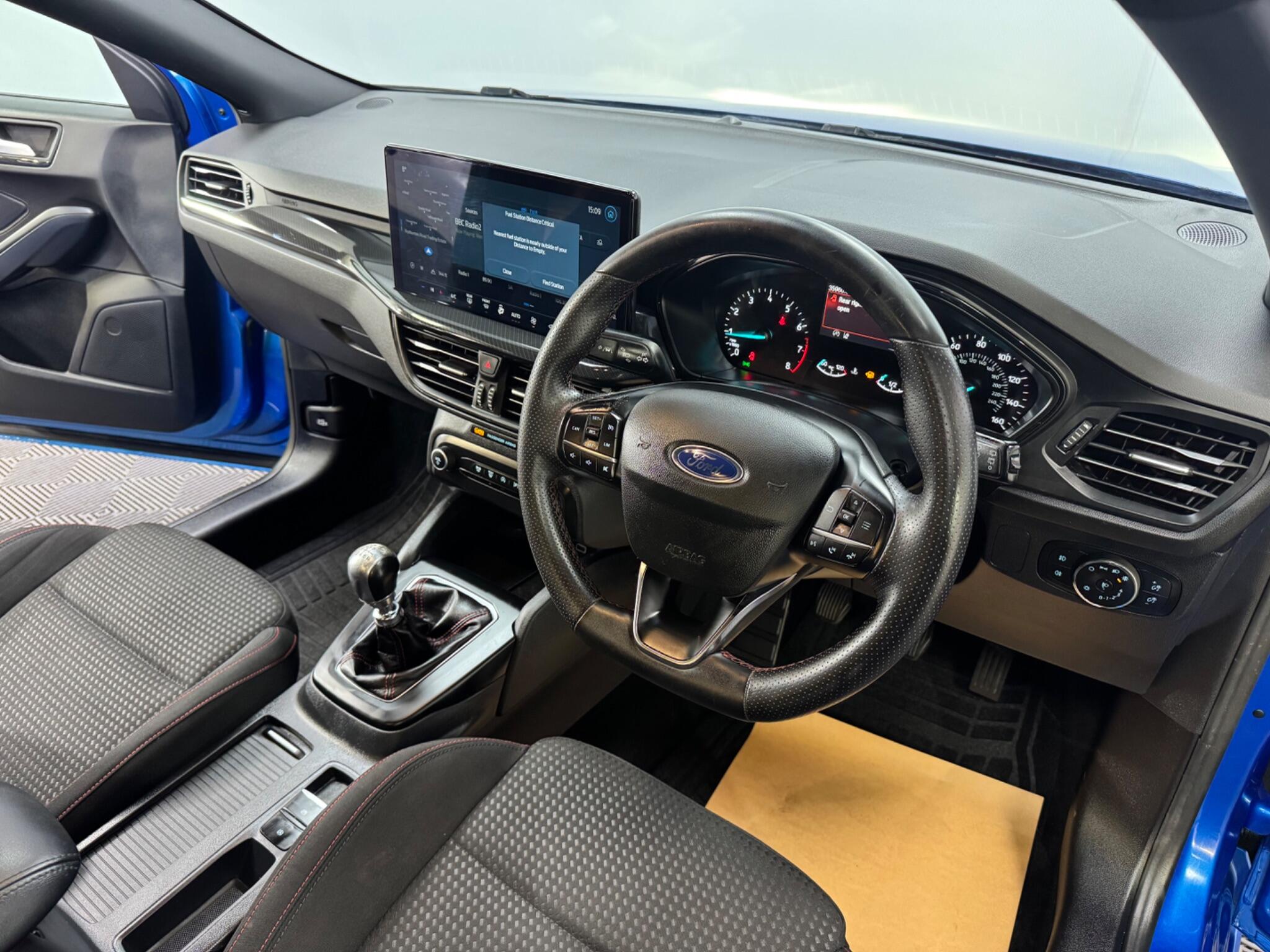 Ford Focus view 12